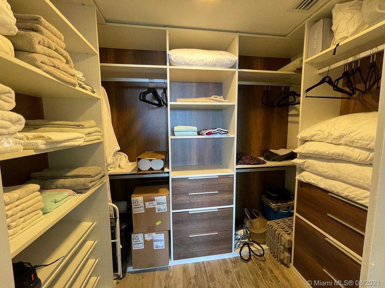 Small Image of 650 NORTH EAST 32ND ST #3005, Miami Number 14