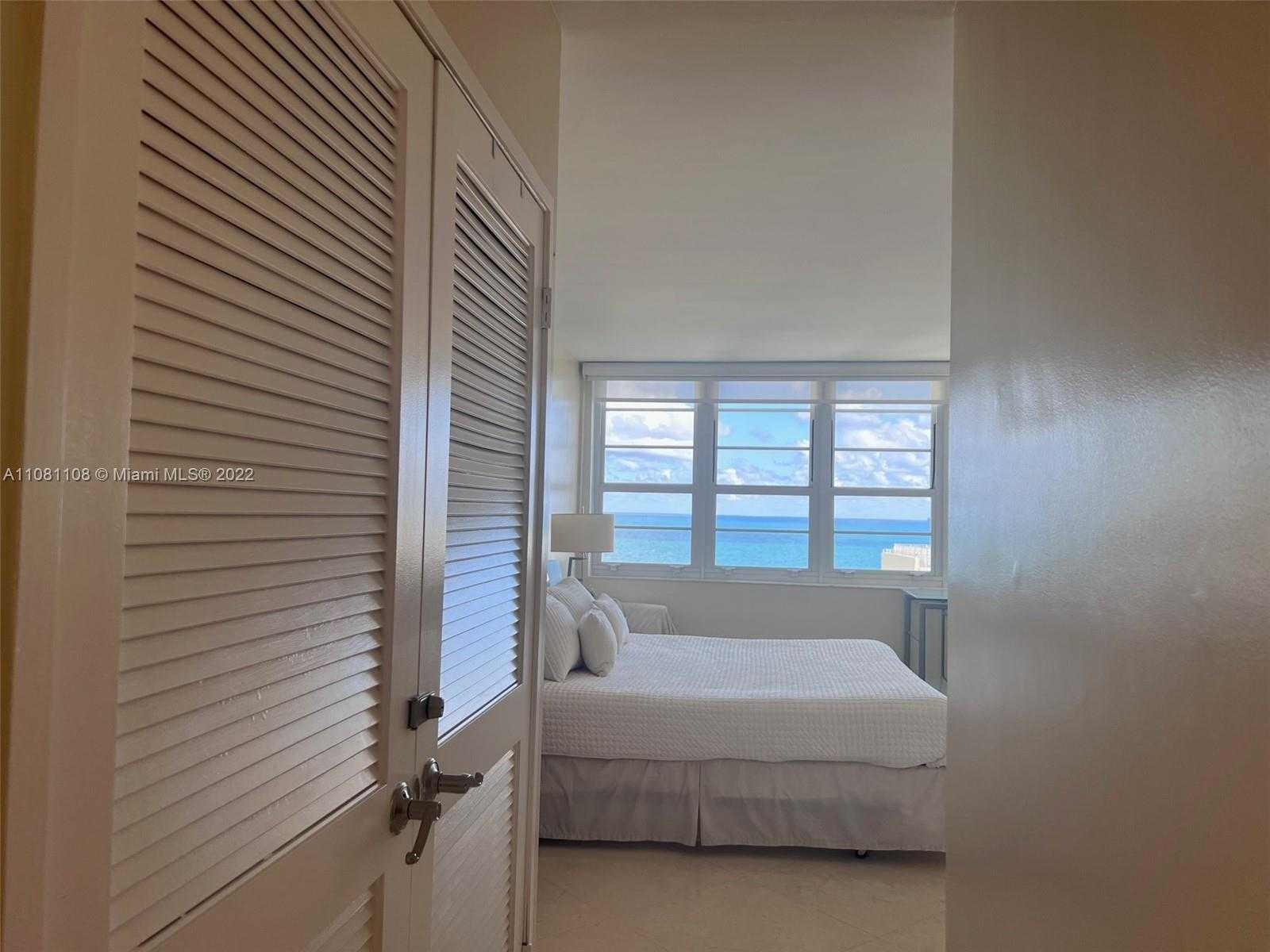 Small Image of 100 Lincoln Rd, Miami Beach, FL 33139, USA Number 14