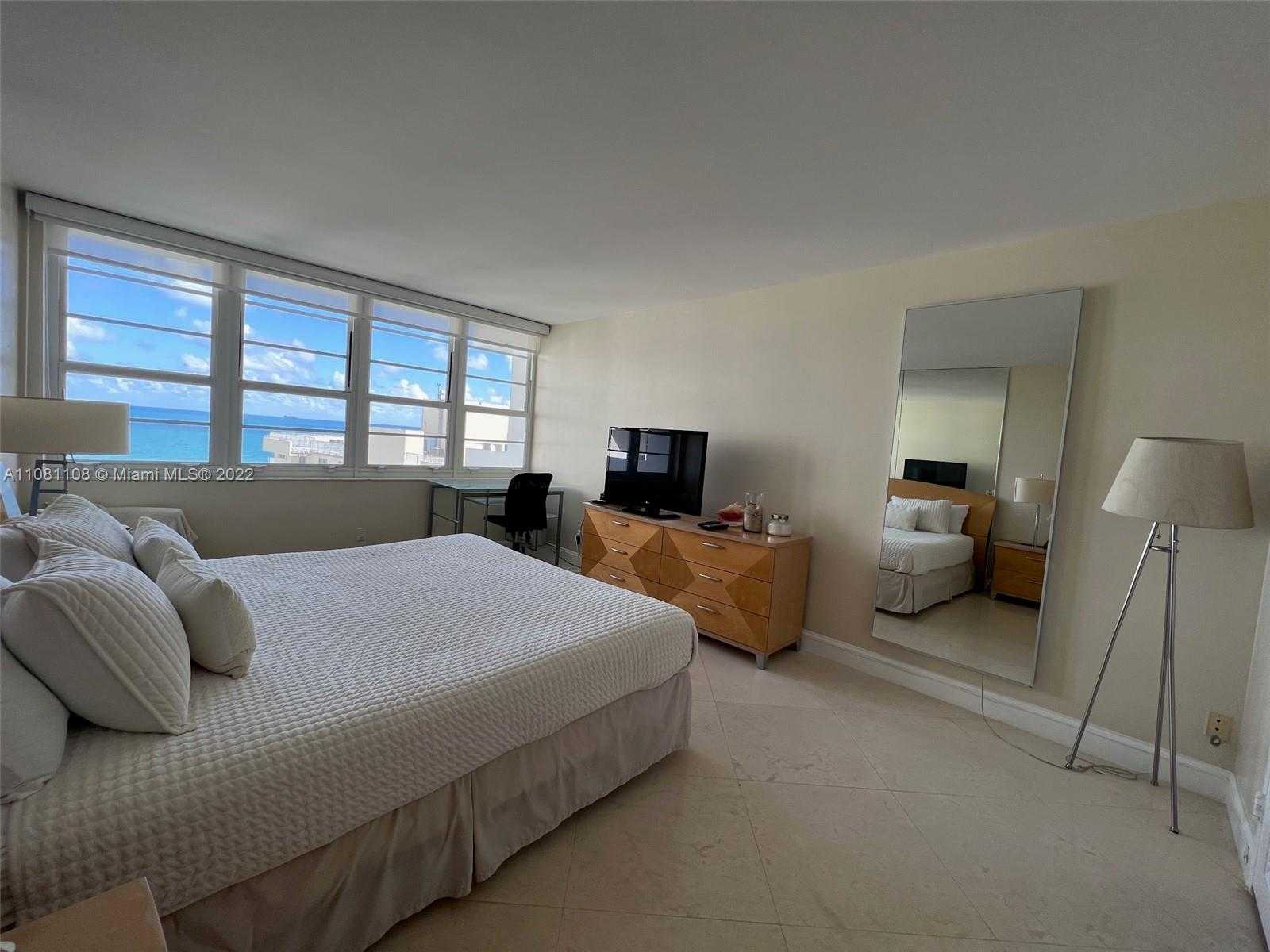 Small Image of 100 Lincoln Rd, Miami Beach, FL 33139, USA Number 16