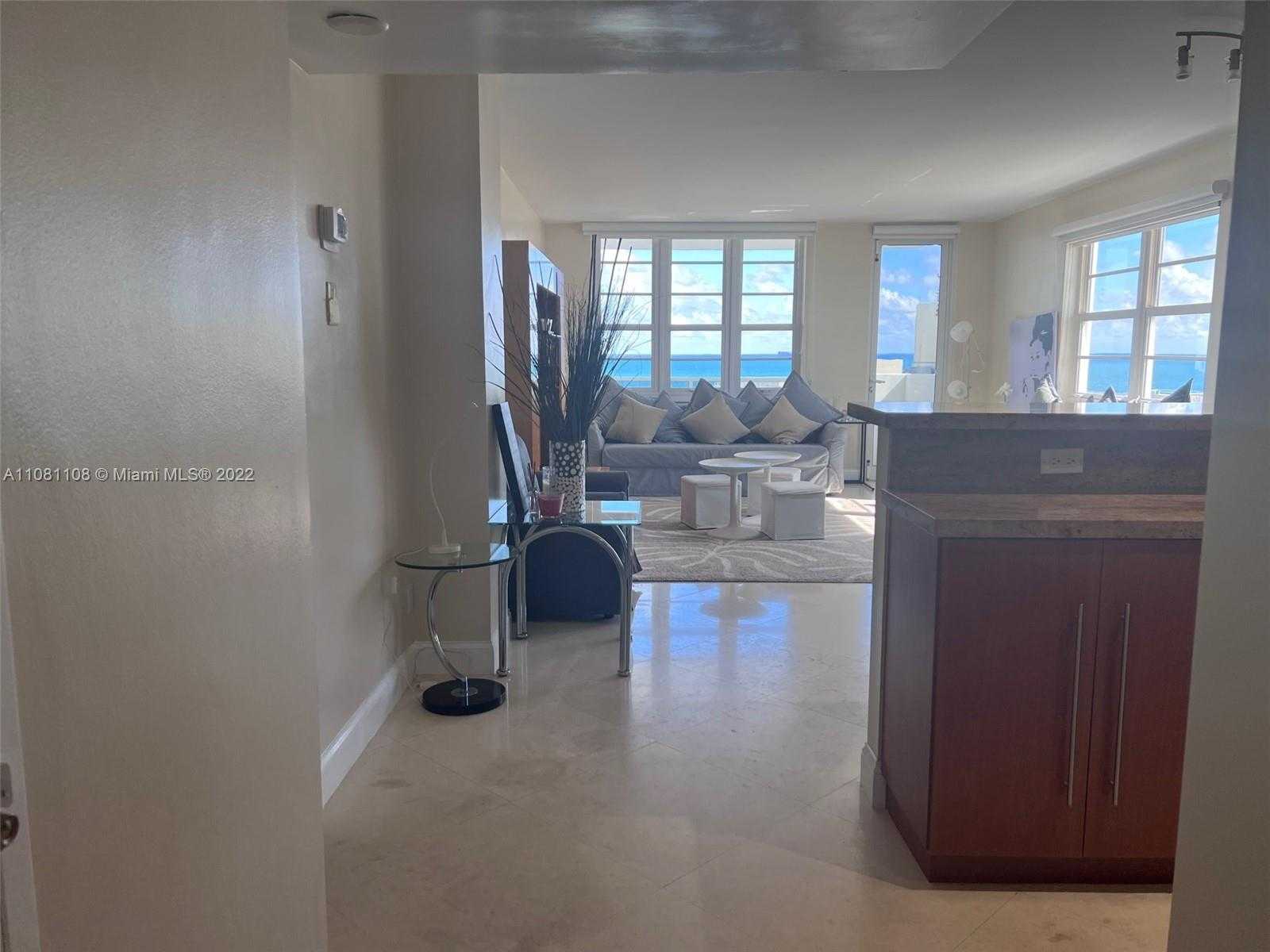 Small Image of 100 Lincoln Rd, Miami Beach, FL 33139, USA Number 2
