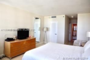 Small Image of 100 Lincoln Rd, Miami Beach, FL 33139, USA Number 27