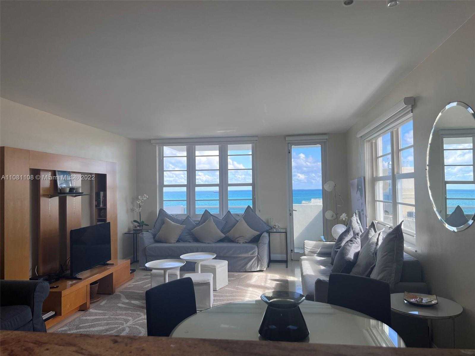 Small Image of 100 Lincoln Rd, Miami Beach, FL 33139, USA Number 3