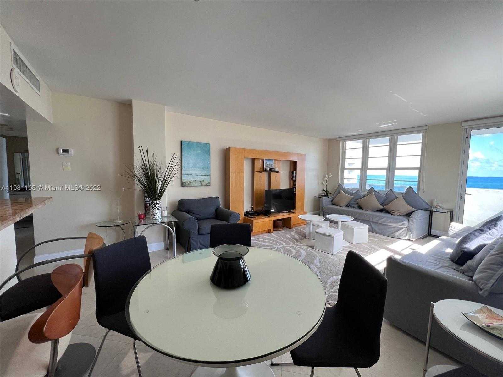 Small Image of 100 Lincoln Rd, Miami Beach, FL 33139, USA Number 5
