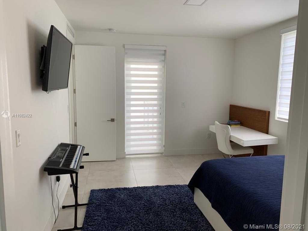 Small Image of 10045 NORTH WEST 76TH TER, Doral Number 12