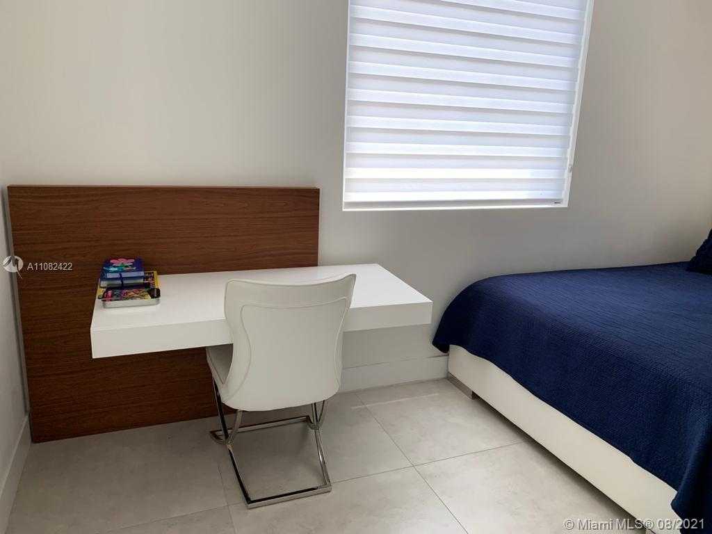 Small Image of 10045 NORTH WEST 76TH TER, Doral Number 13