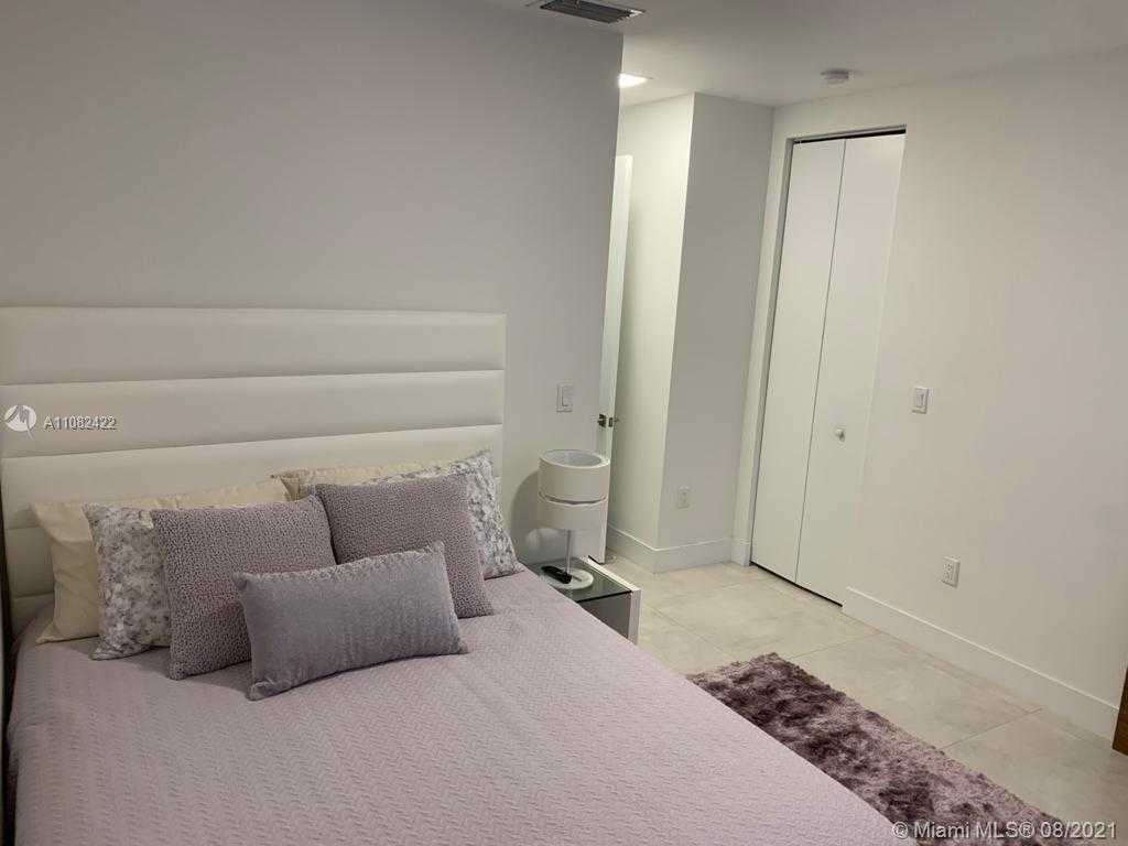 Small Image of 10045 NORTH WEST 76TH TER, Doral Number 6