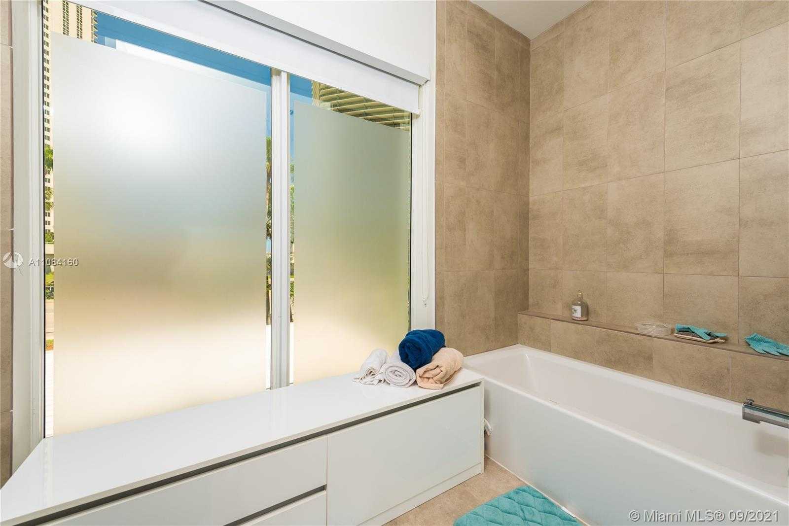 Small Image of 19055 ATLANTIC BLVD #19055, Sunny Isles Beach Number 16
