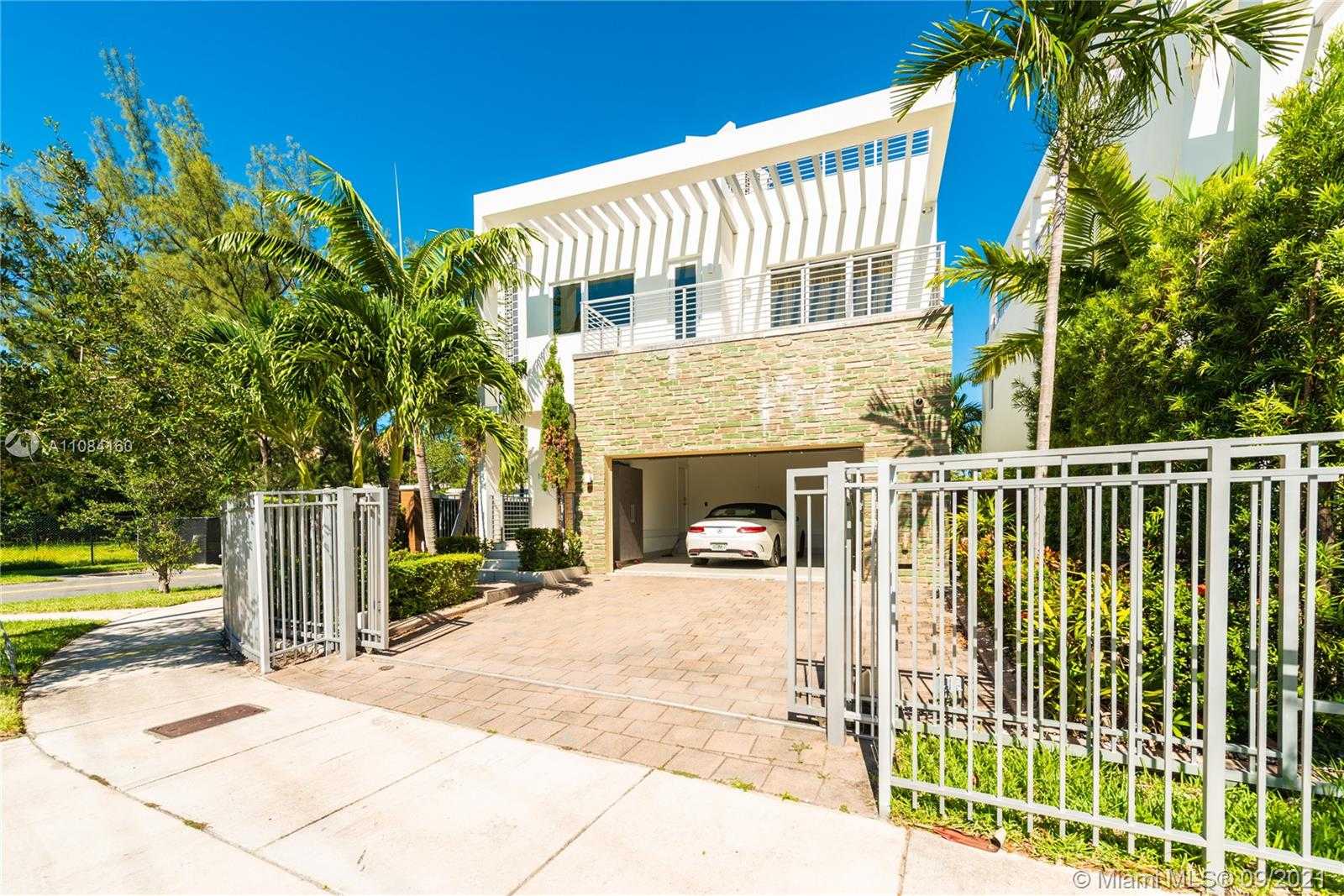 Small Image of 19055 ATLANTIC BLVD #19055, Sunny Isles Beach Number 2