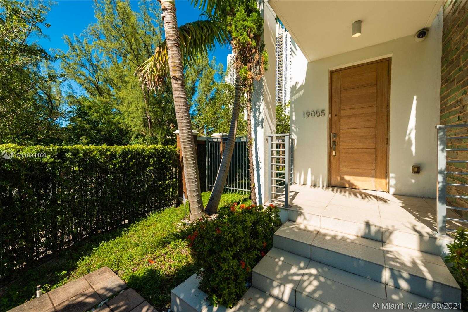 Small Image of 19055 ATLANTIC BLVD #19055, Sunny Isles Beach Number 3