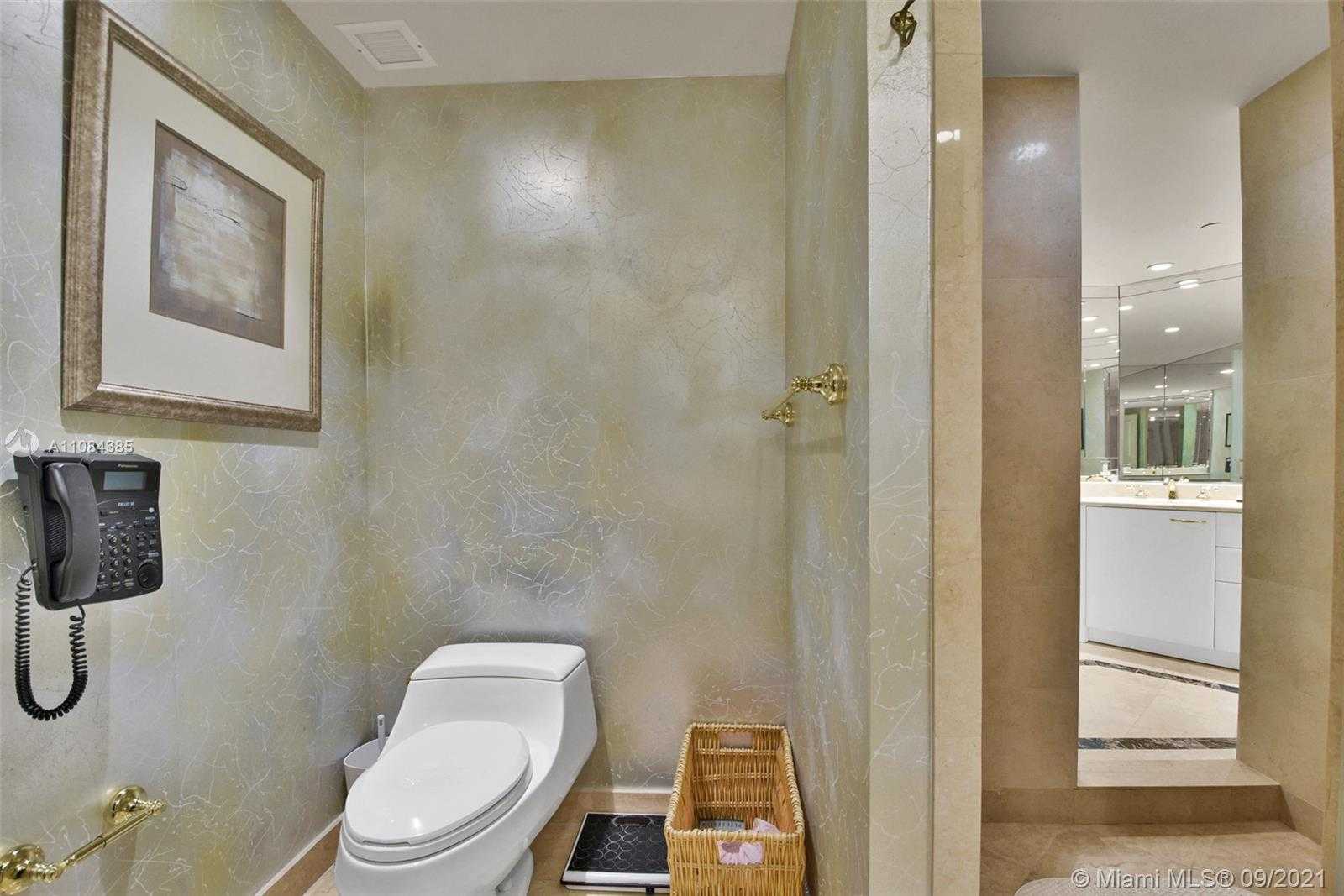 Small Image of 19955 NORTH EAST 38TH CT #1701, Aventura Number 32