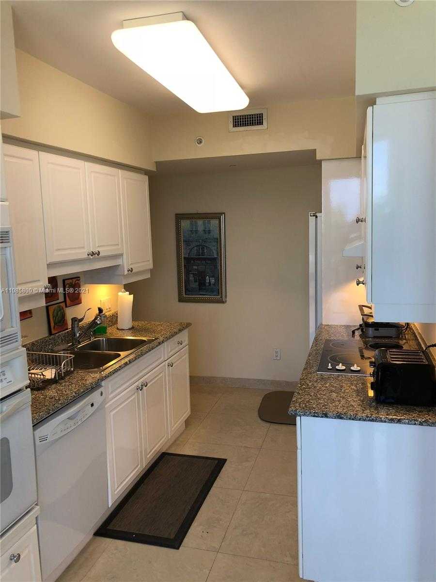 Small Image of 4775 COLLINS AVE #401, Miami Beach Number 14