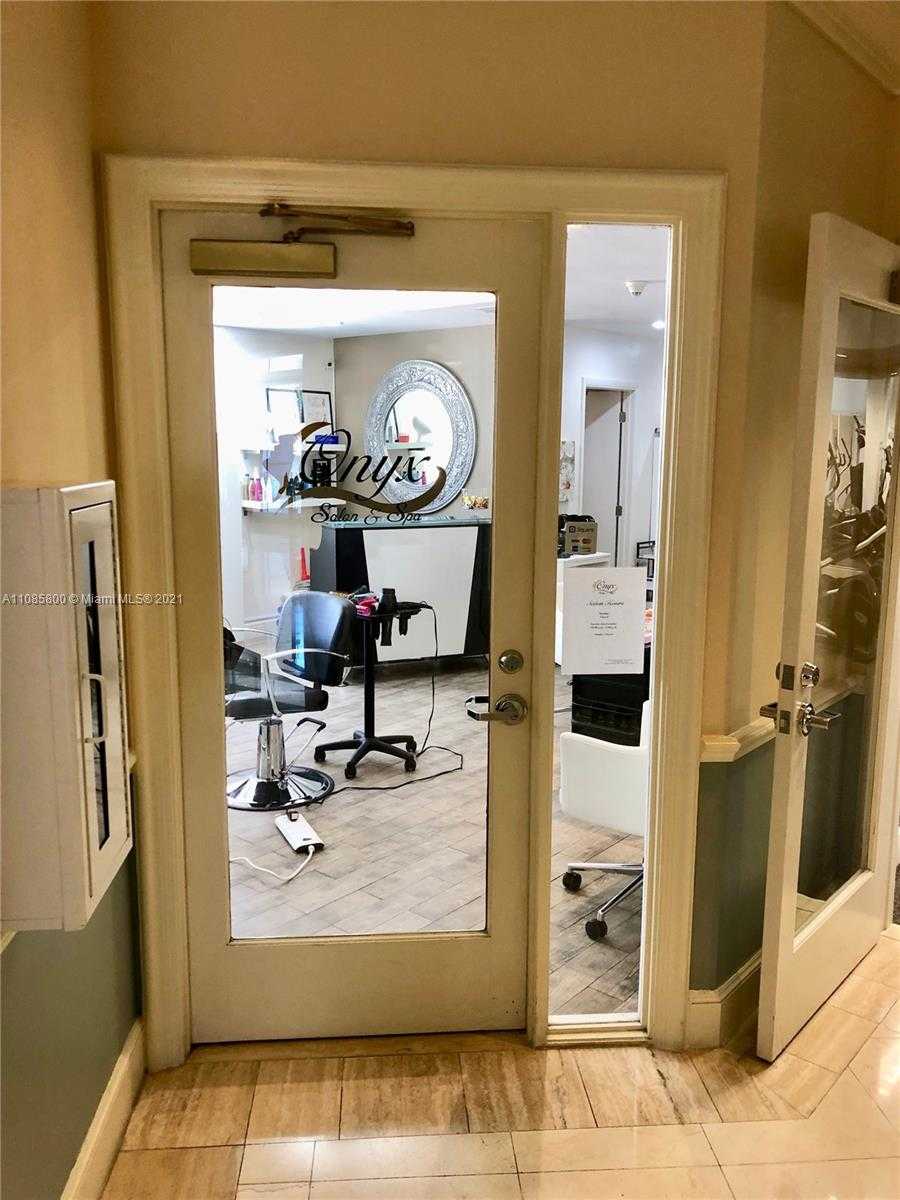 Small Image of 4775 COLLINS AVE #401, Miami Beach Number 17