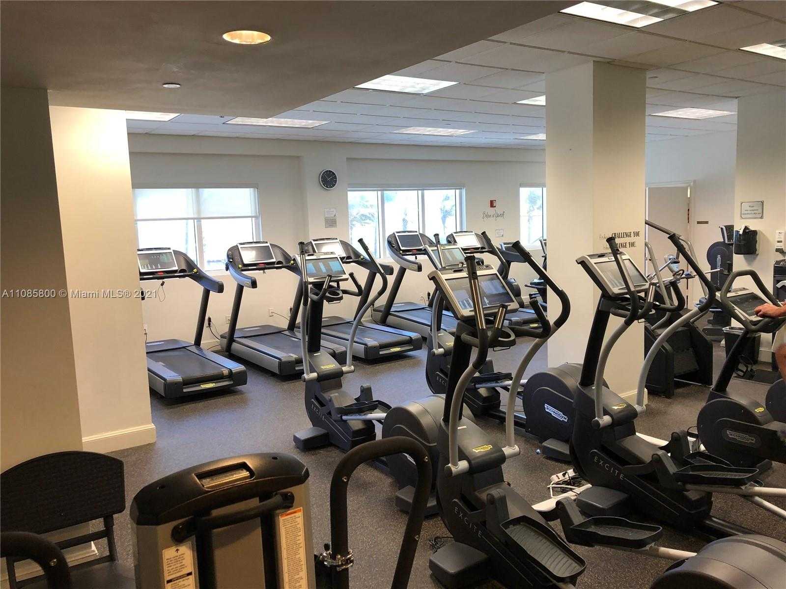 Small Image of 4775 COLLINS AVE #401, Miami Beach Number 18