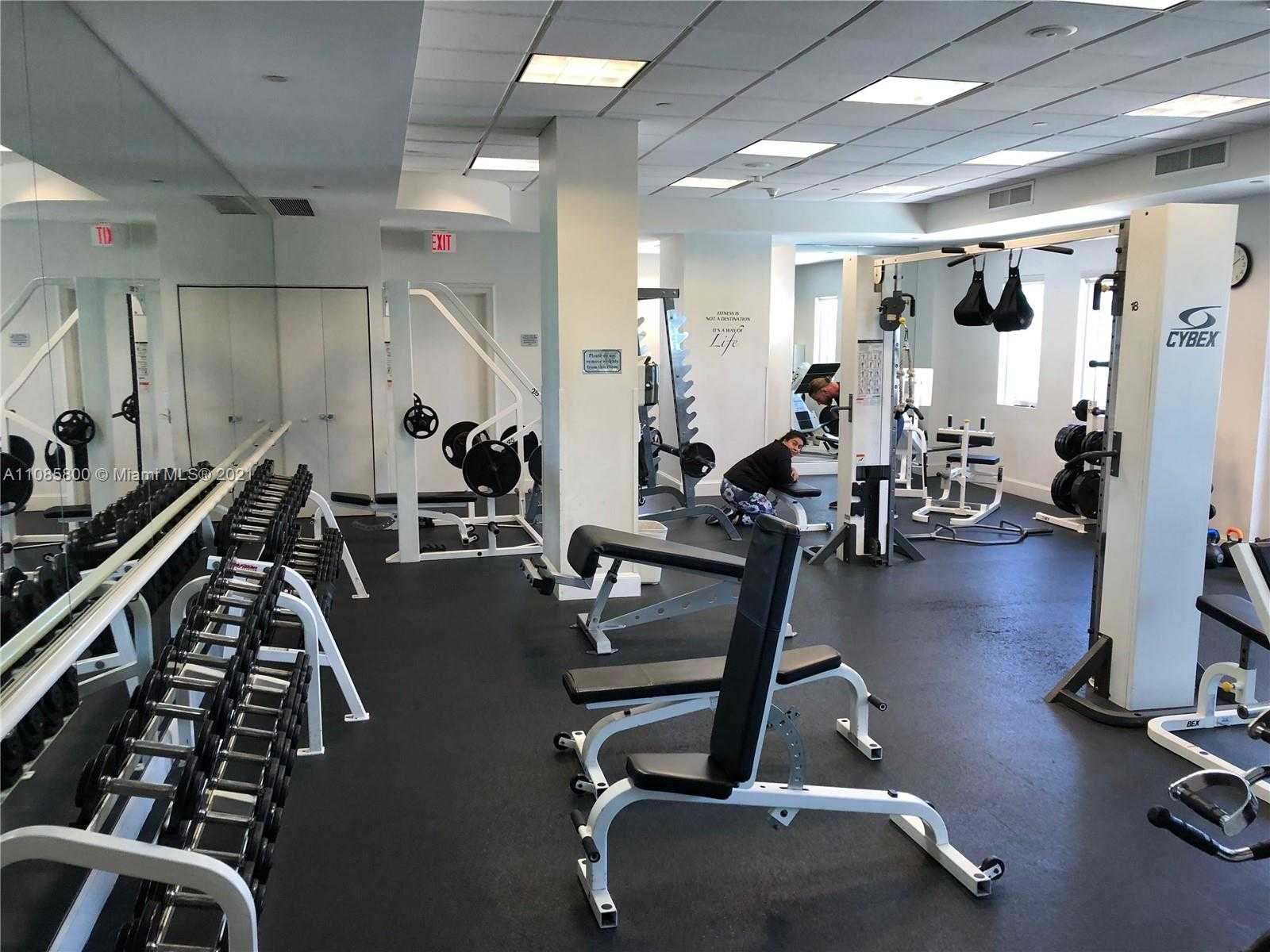 Small Image of 4775 COLLINS AVE #401, Miami Beach Number 19