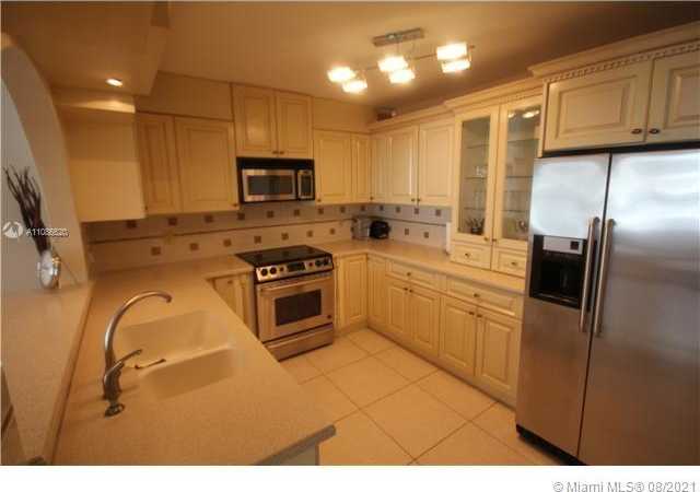 Small Image of 5151 COLLINS AV #1030, Miami Beach Number 11