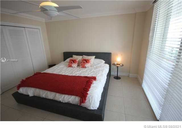 Small Image of 5151 COLLINS AV #1030, Miami Beach Number 14