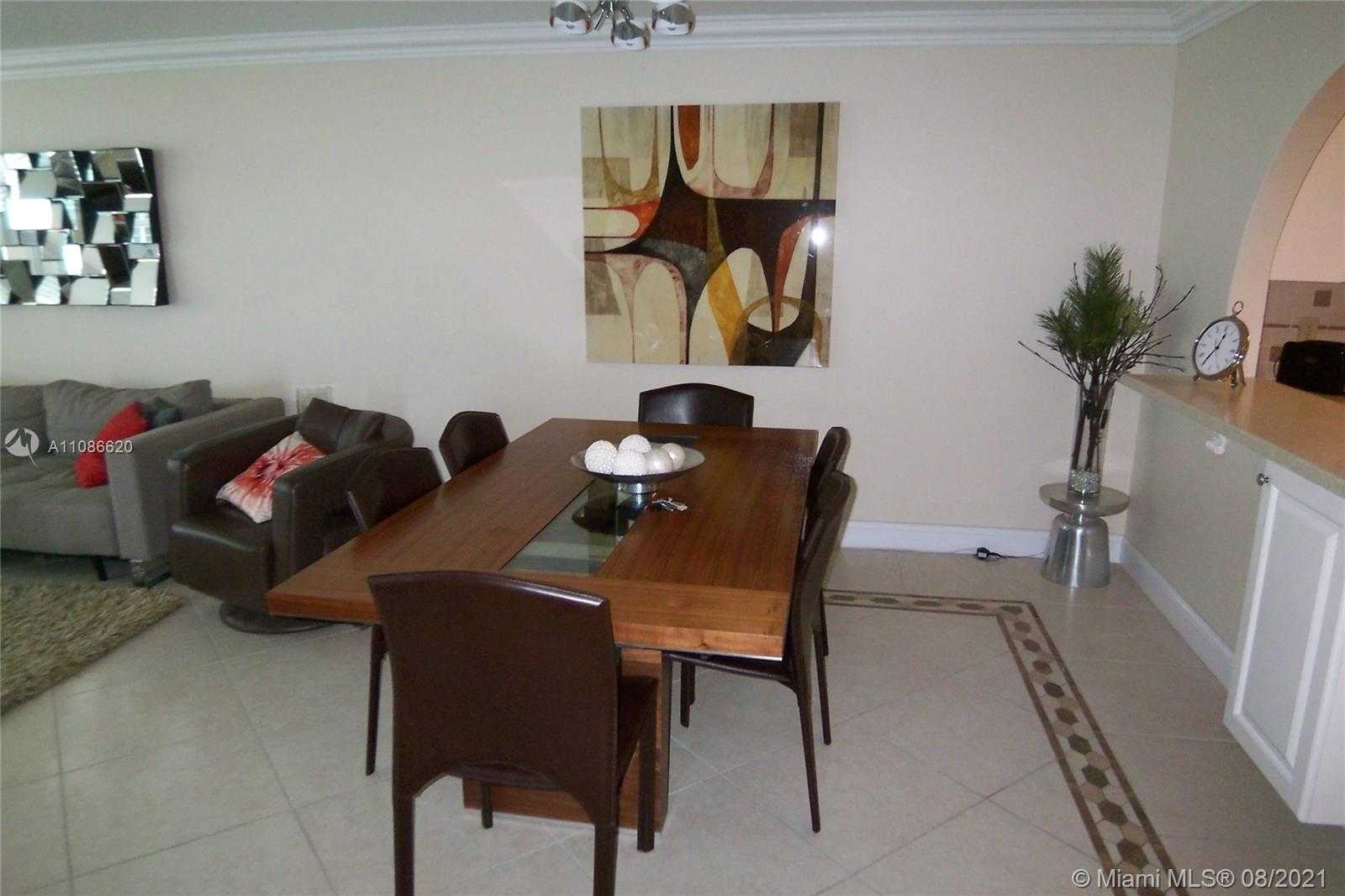 Small Image of 5151 COLLINS AV #1030, Miami Beach Number 8