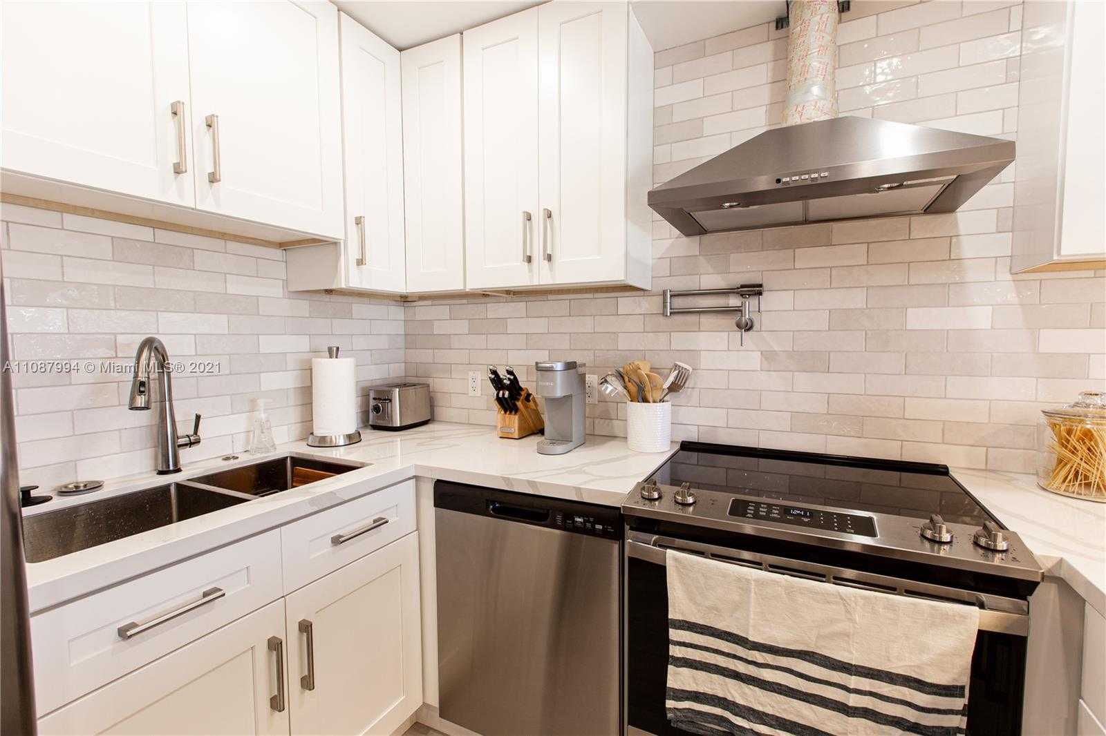 Small Image of 300 OREGON ST #204, Hollywood Number 12