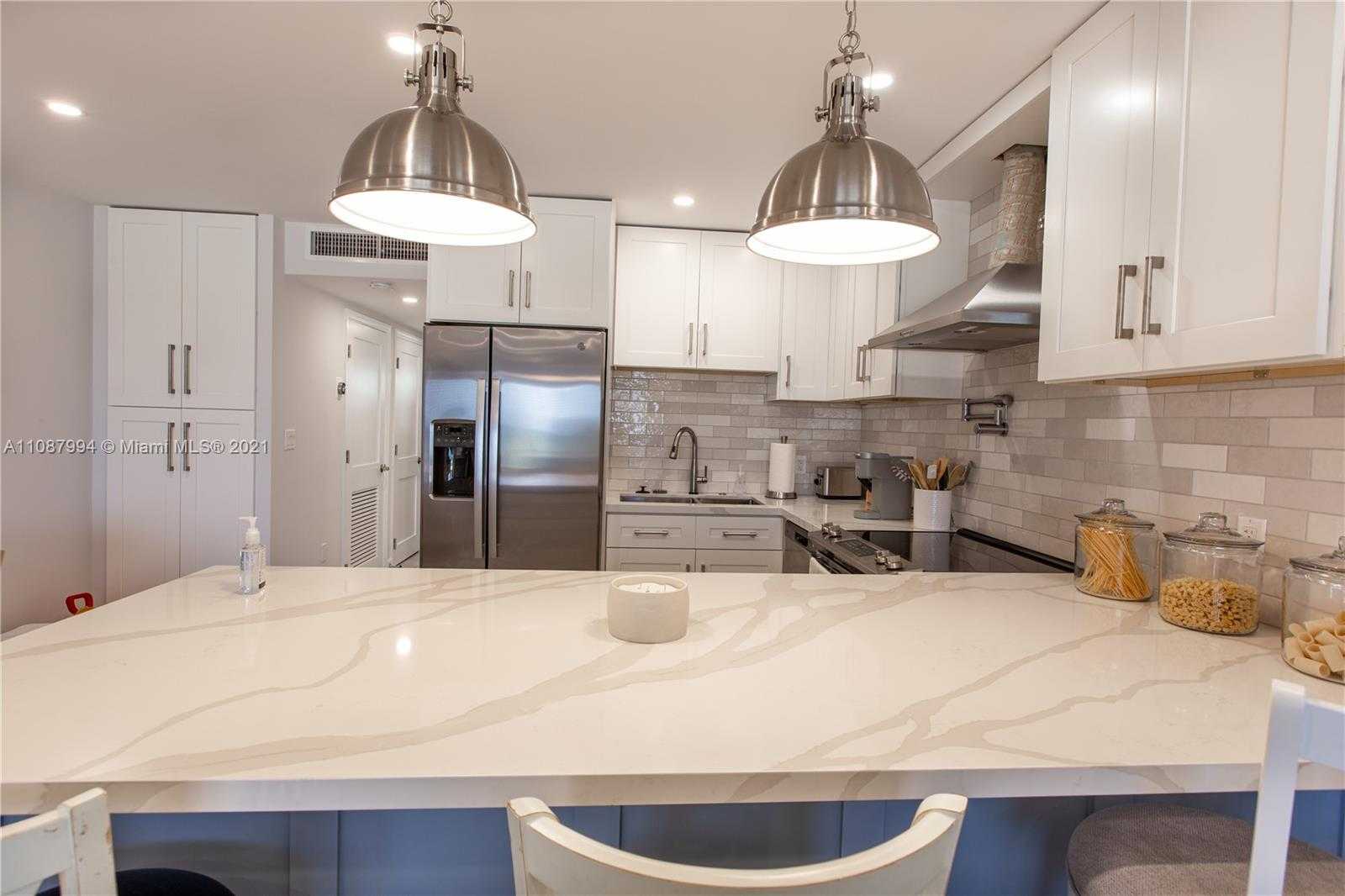 Small Image of 300 OREGON ST #204, Hollywood Number 5