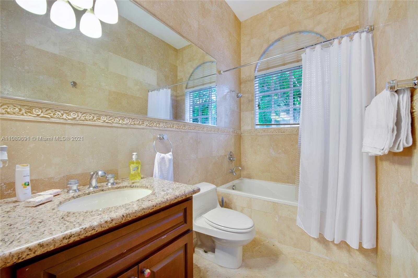 Small Image of 1224 ALMERIA AVE, Coral Gables Number 16