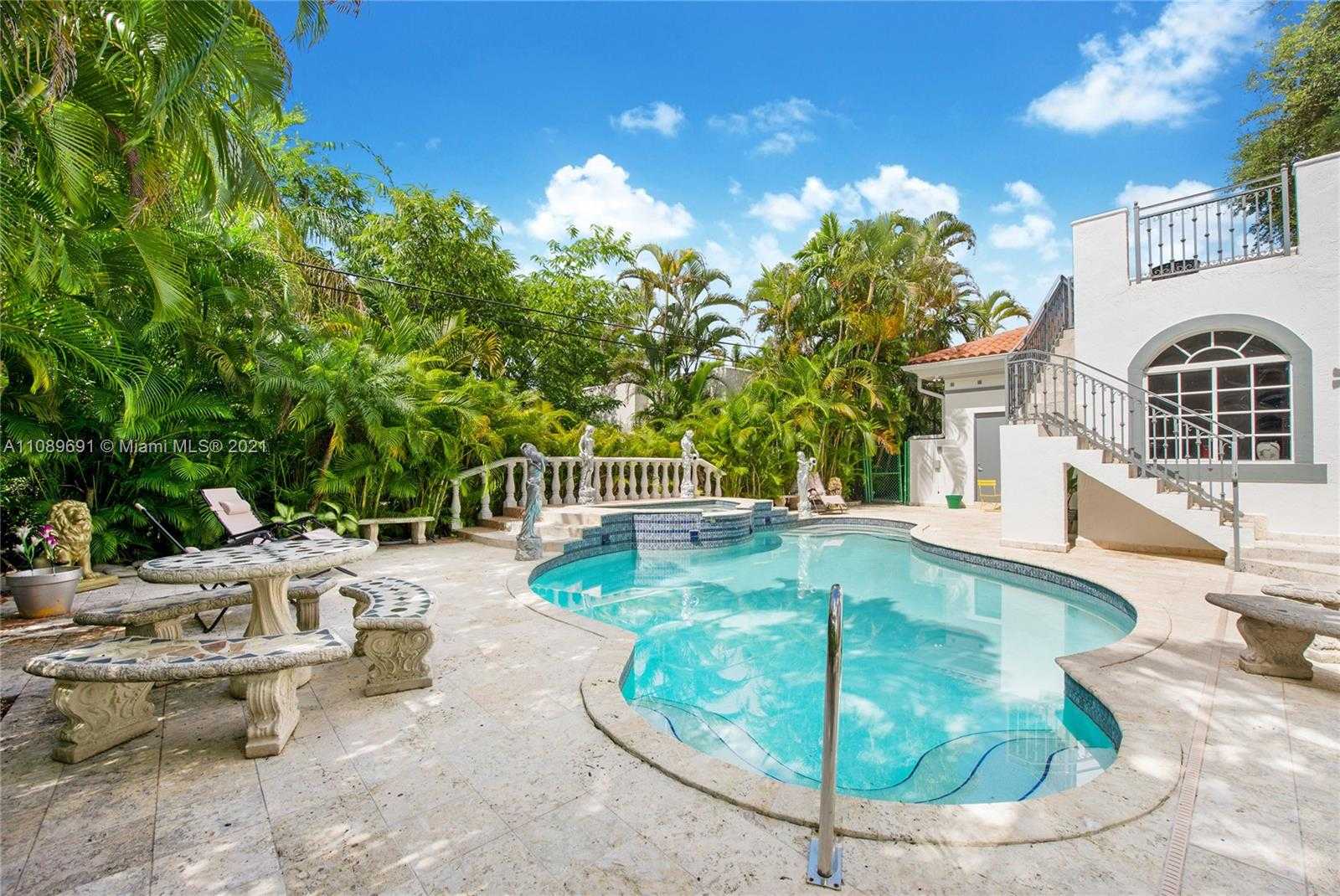 Small Image of 1224 ALMERIA AVE, Coral Gables Number 17