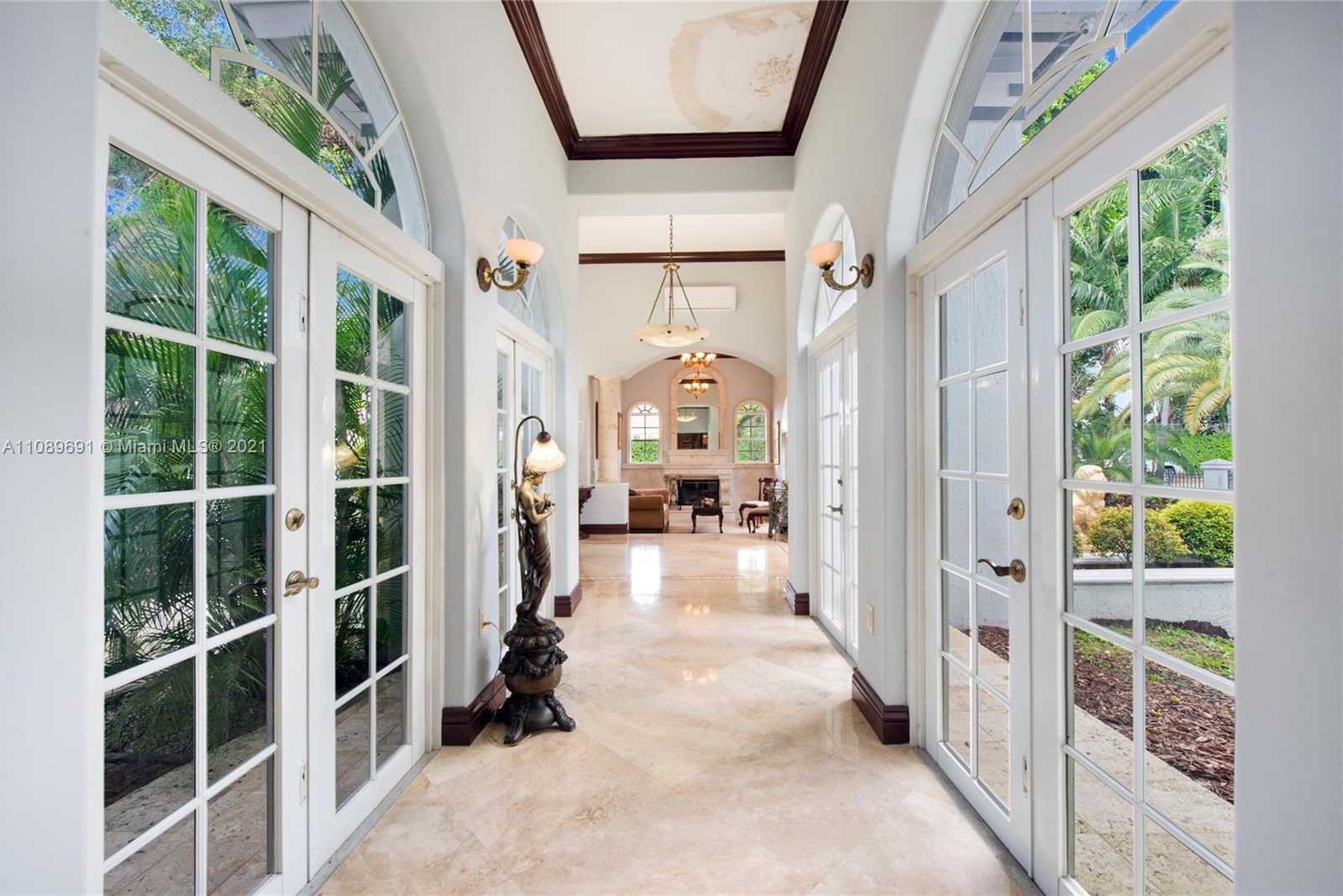Small Image of 1224 ALMERIA AVE, Coral Gables Number 8