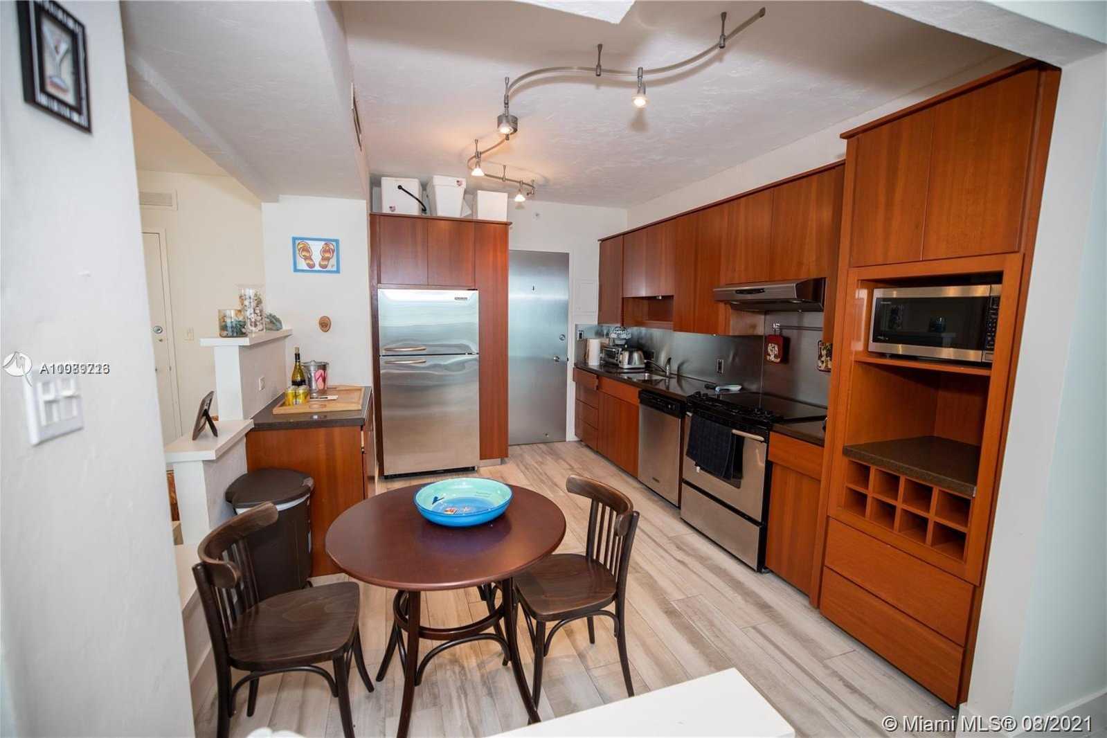 Small Image of 5055 COLLINS AVE #4H, Miami Beach Number 2