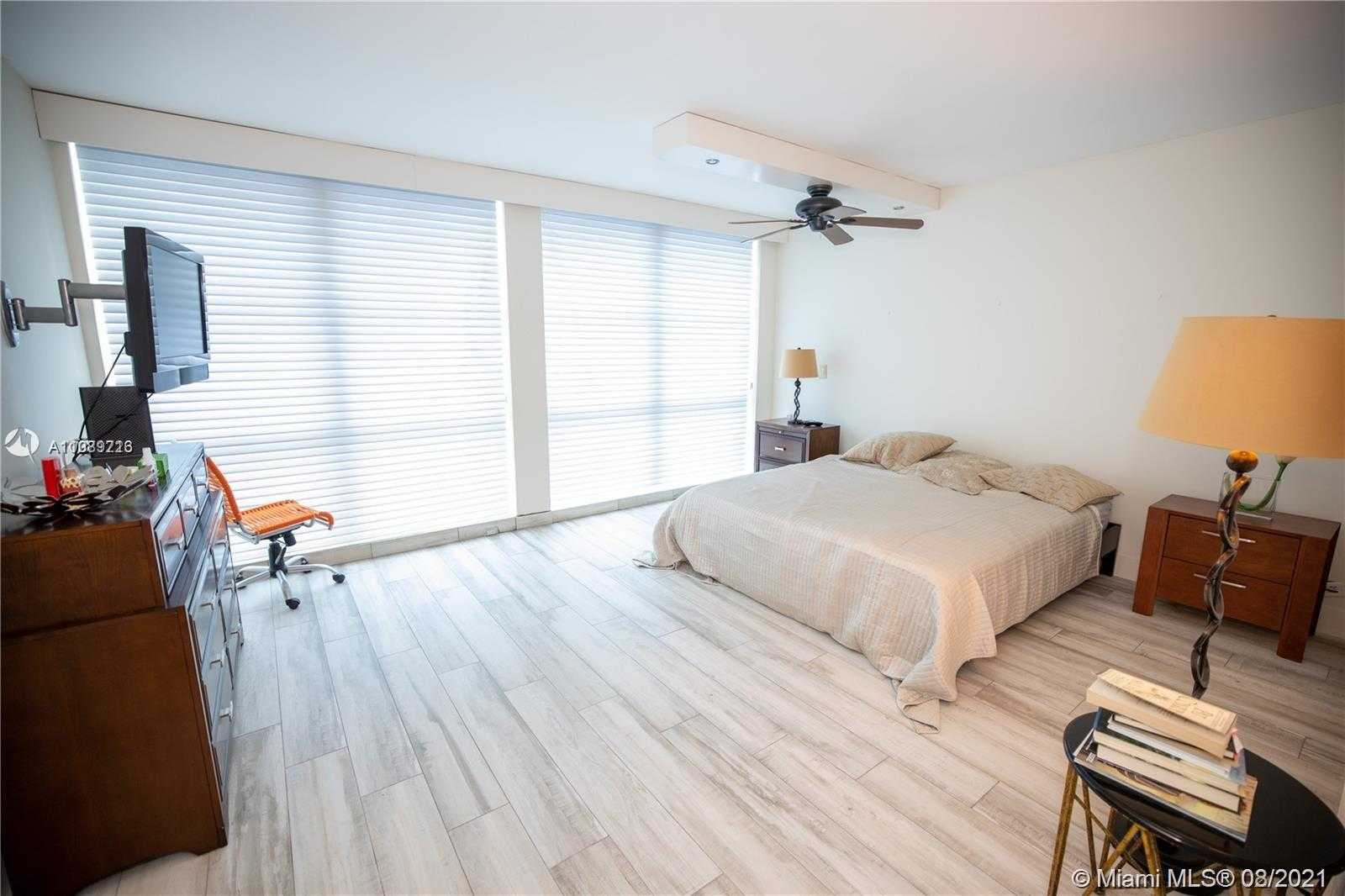 Small Image of 5055 COLLINS AVE #4H, Miami Beach Number 3