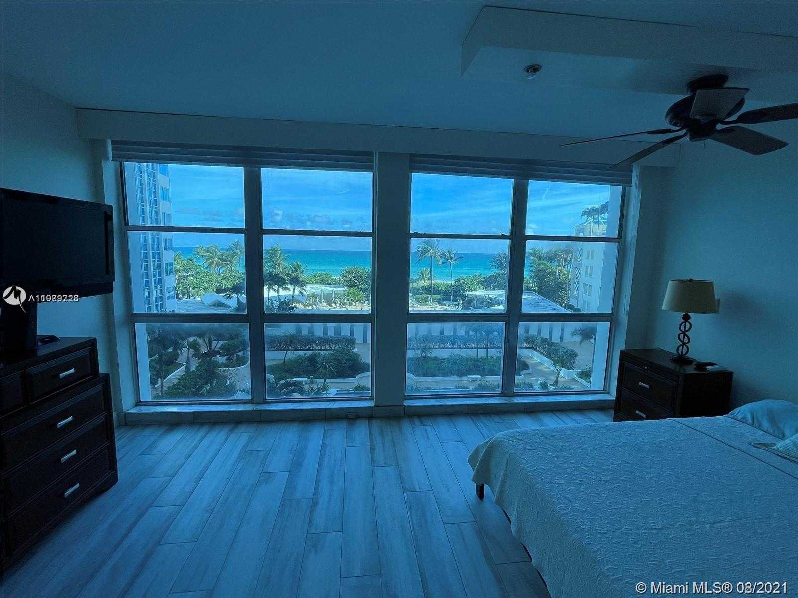 Small Image of 5055 COLLINS AVE #4H, Miami Beach Number 4