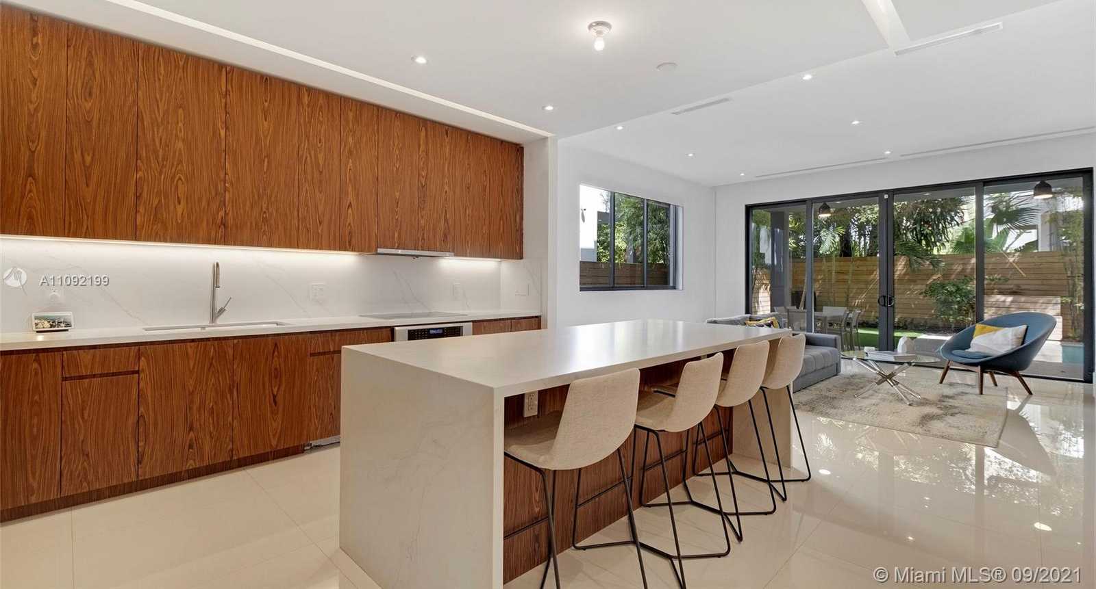 Small Image of 2977 JACKSON AVE #2977, Miami Number 10