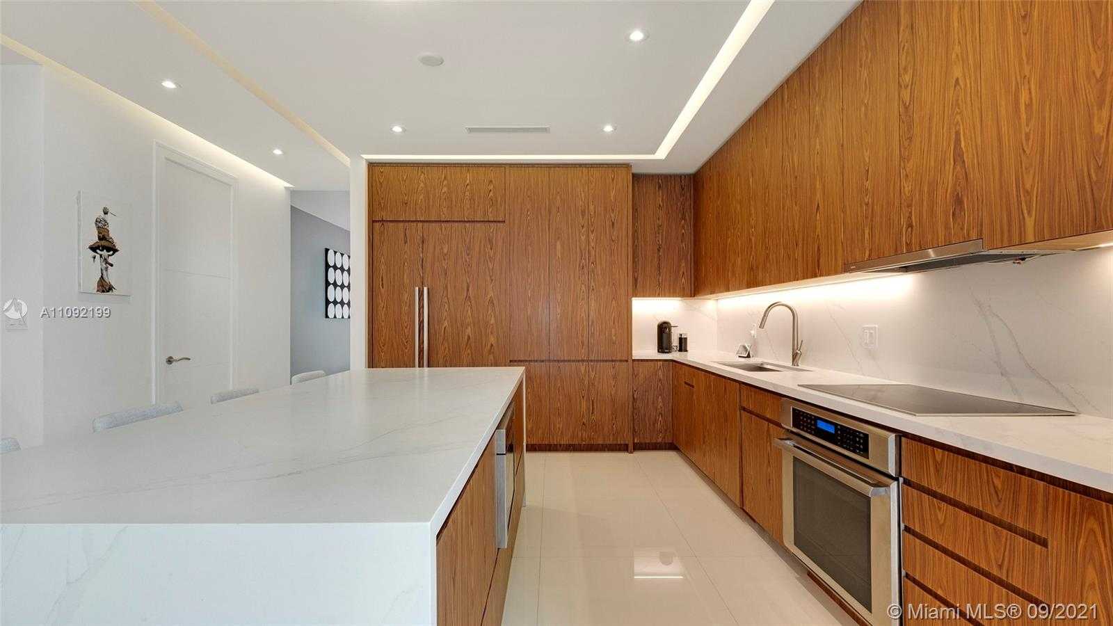 Small Image of 2977 JACKSON AVE #2977, Miami Number 11