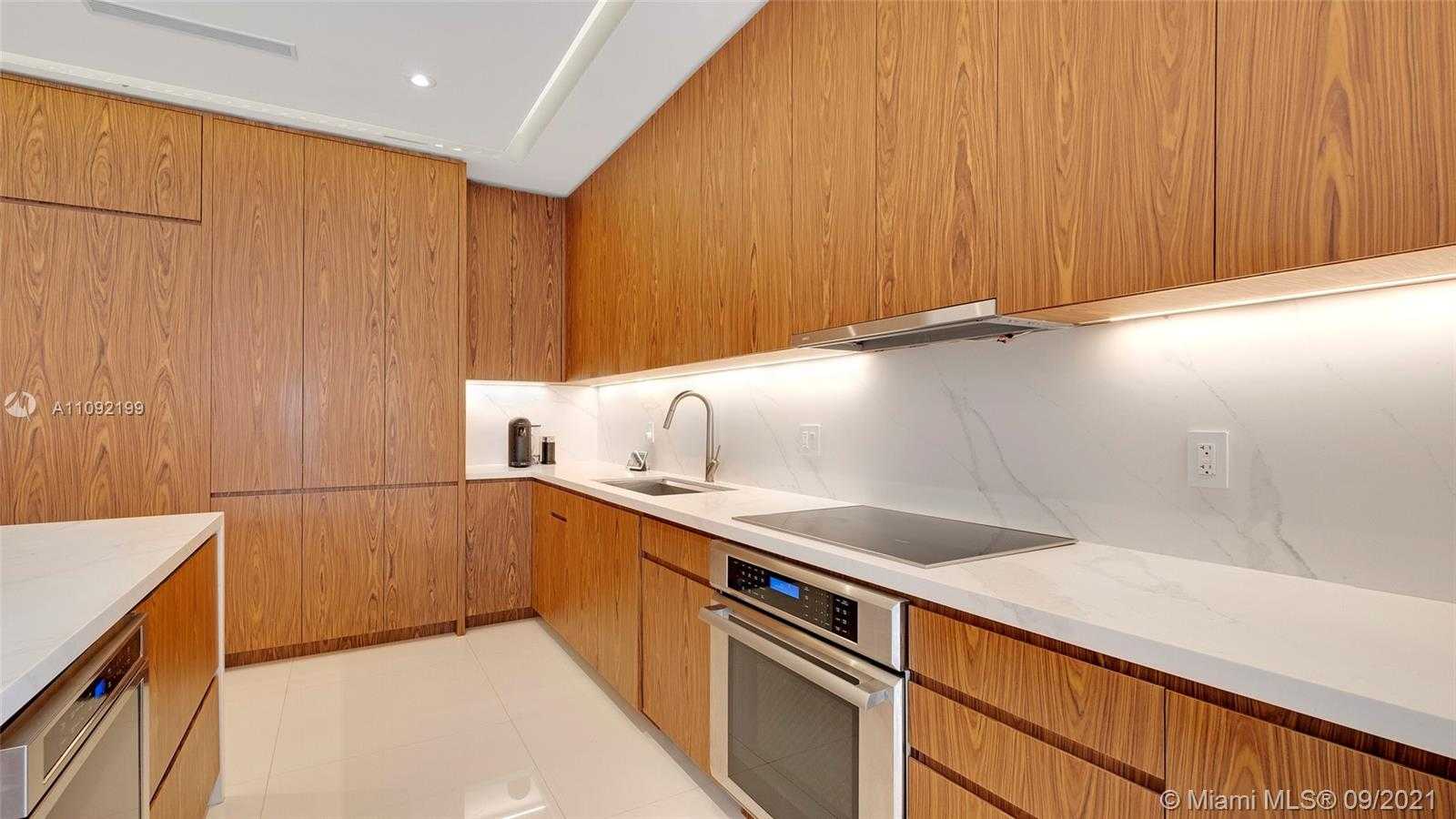 Small Image of 2977 JACKSON AVE #2977, Miami Number 12