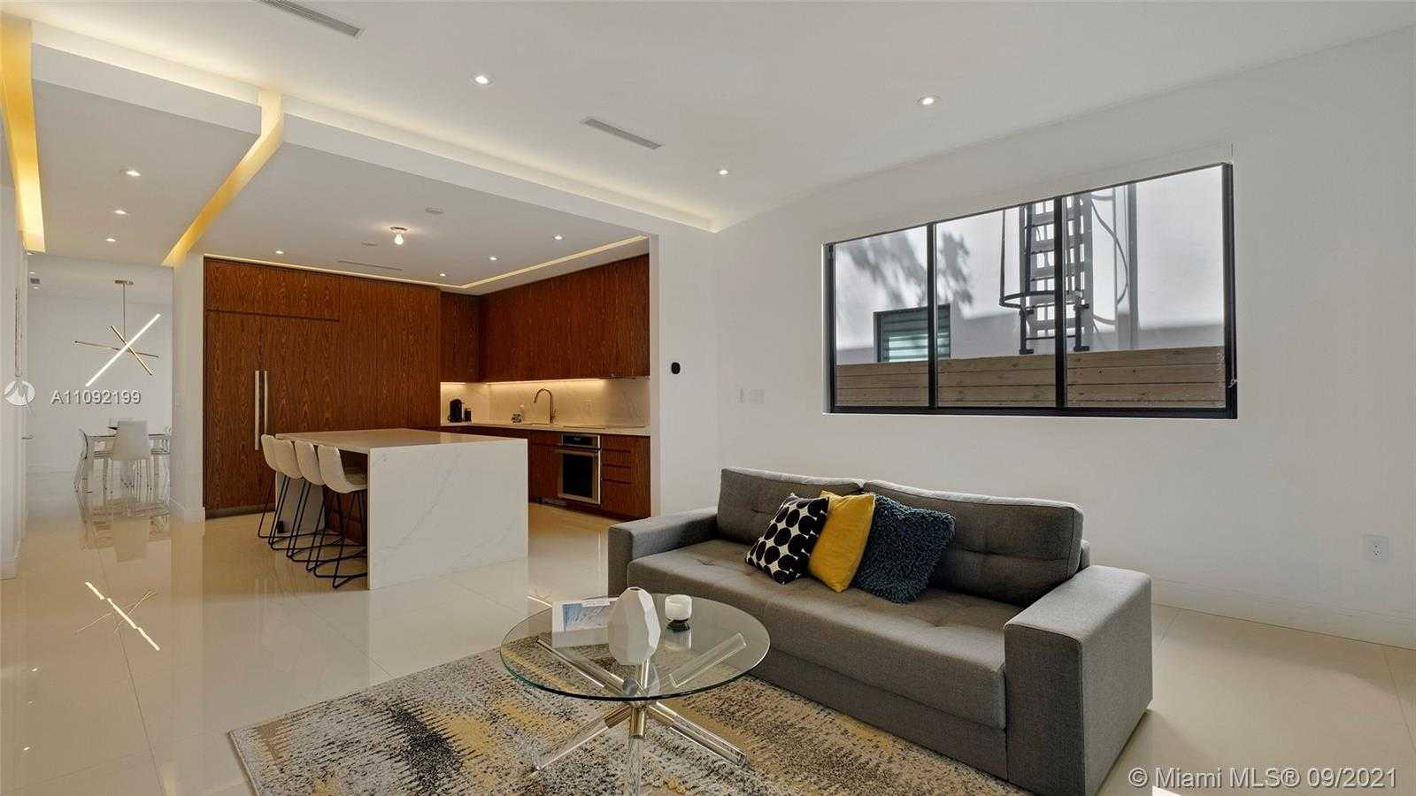 Small Image of 2977 JACKSON AVE #2977, Miami Number 15