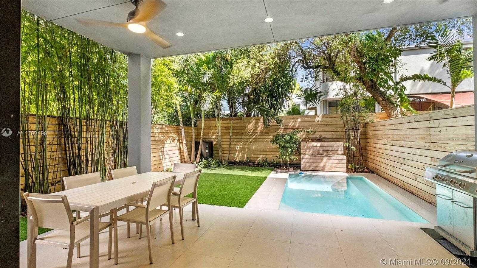 Small Image of 2977 JACKSON AVE #2977, Miami Number 17
