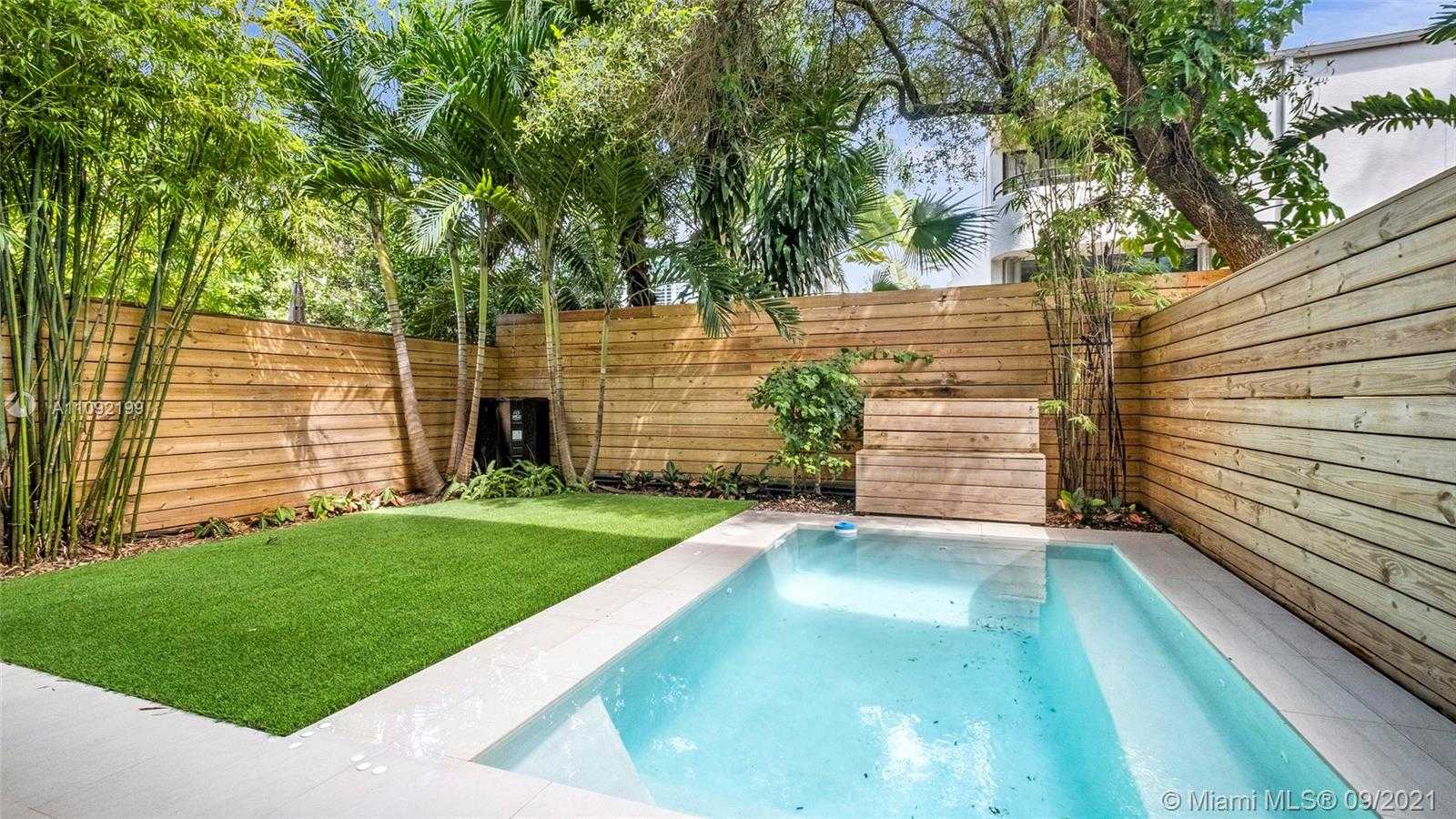 Small Image of 2977 JACKSON AVE #2977, Miami Number 19