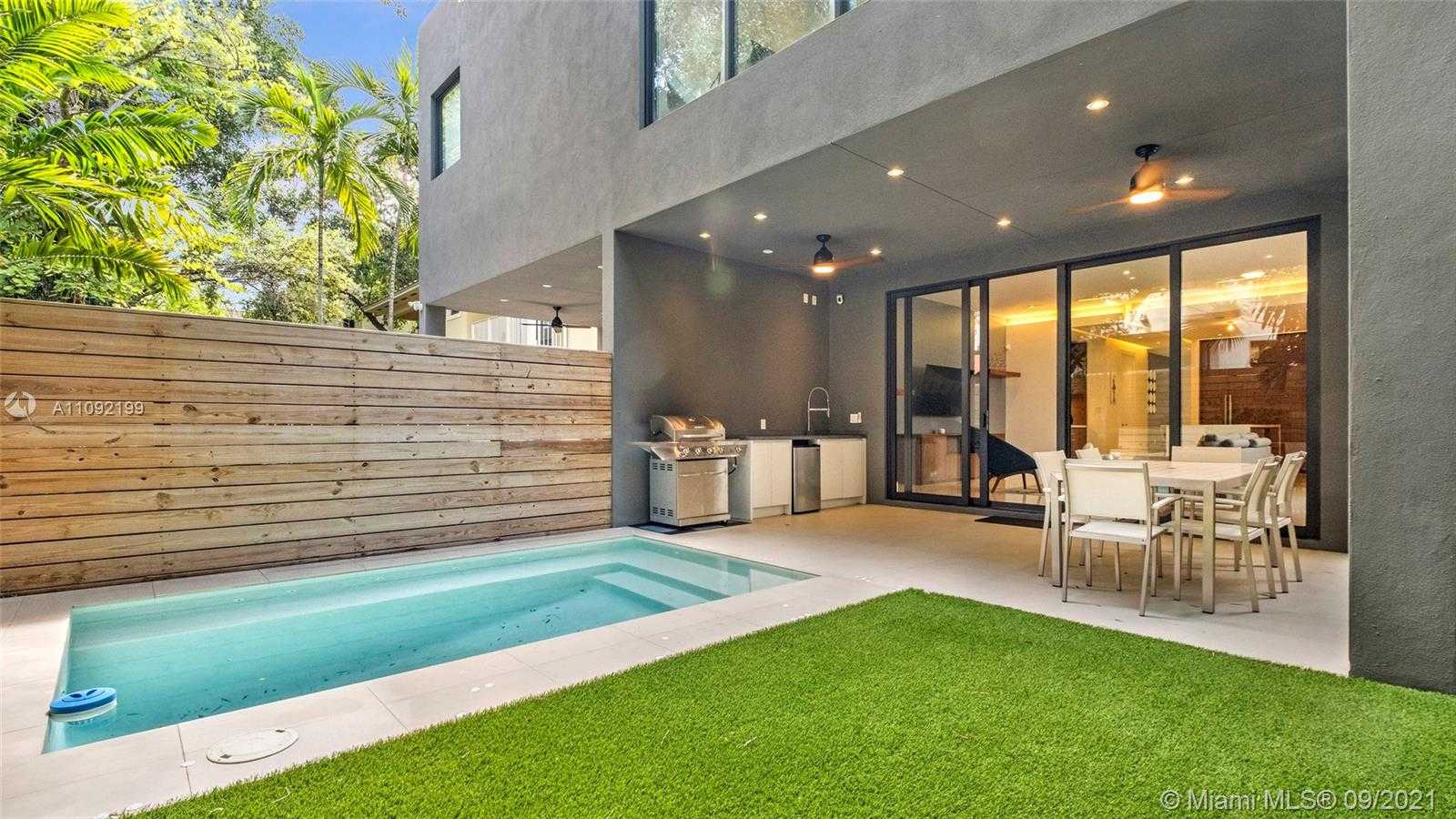 Small Image of 2977 JACKSON AVE #2977, Miami Number 20