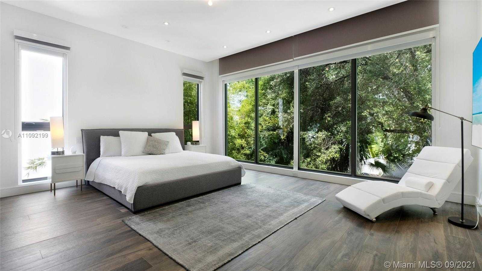 Small Image of 2977 JACKSON AVE #2977, Miami Number 25