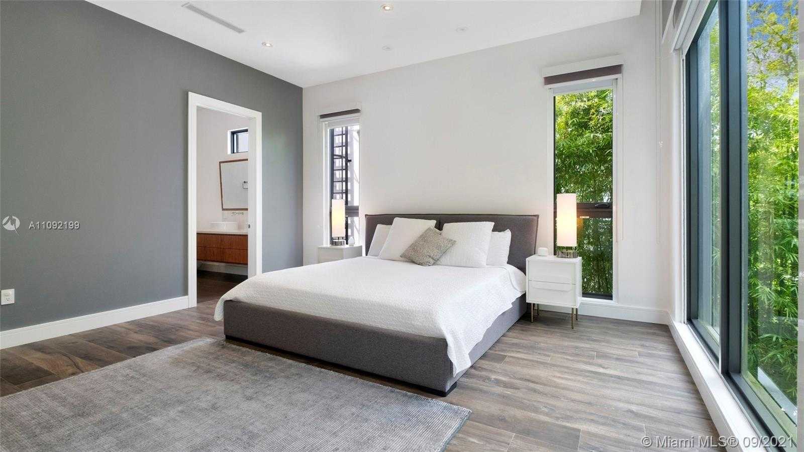 Small Image of 2977 JACKSON AVE #2977, Miami Number 26