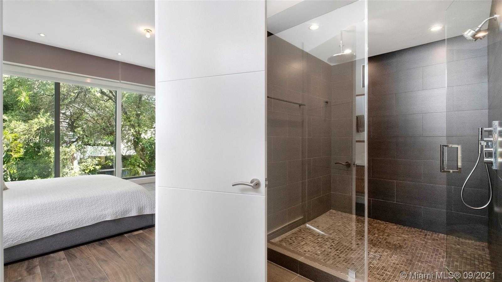 Small Image of 2977 JACKSON AVE #2977, Miami Number 29