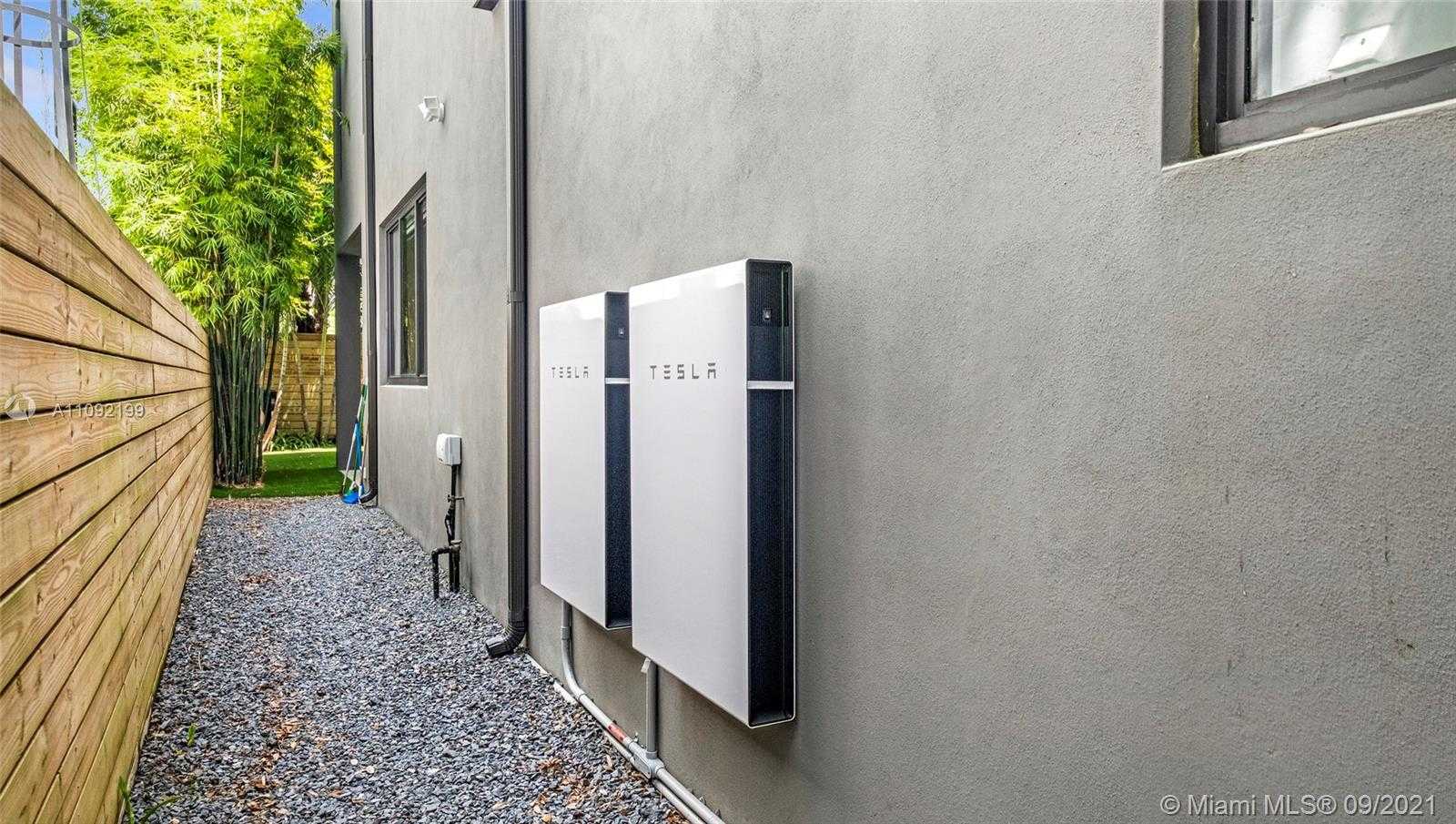 Small Image of 2977 JACKSON AVE #2977, Miami Number 34