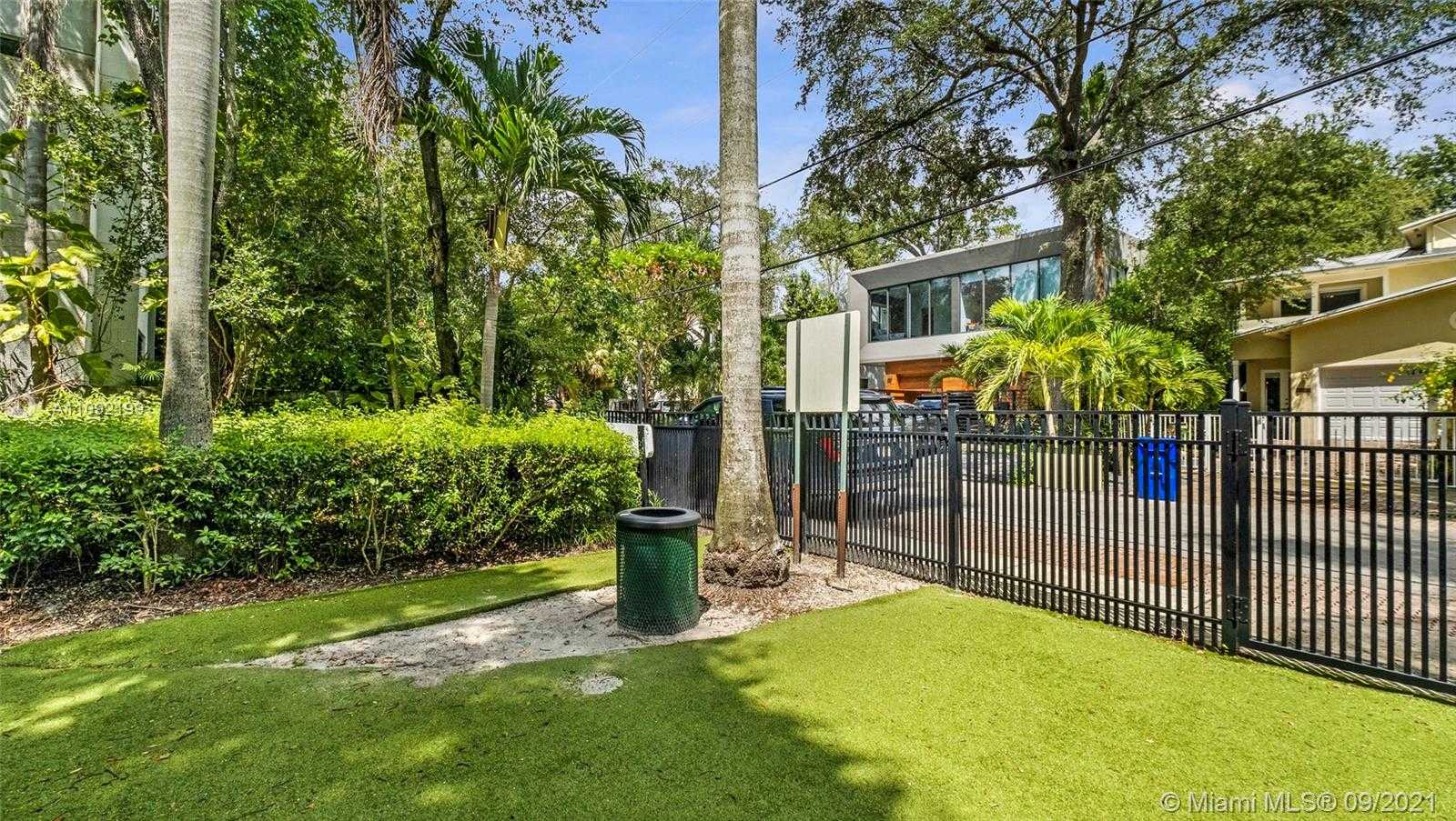 Small Image of 2977 JACKSON AVE #2977, Miami Number 35