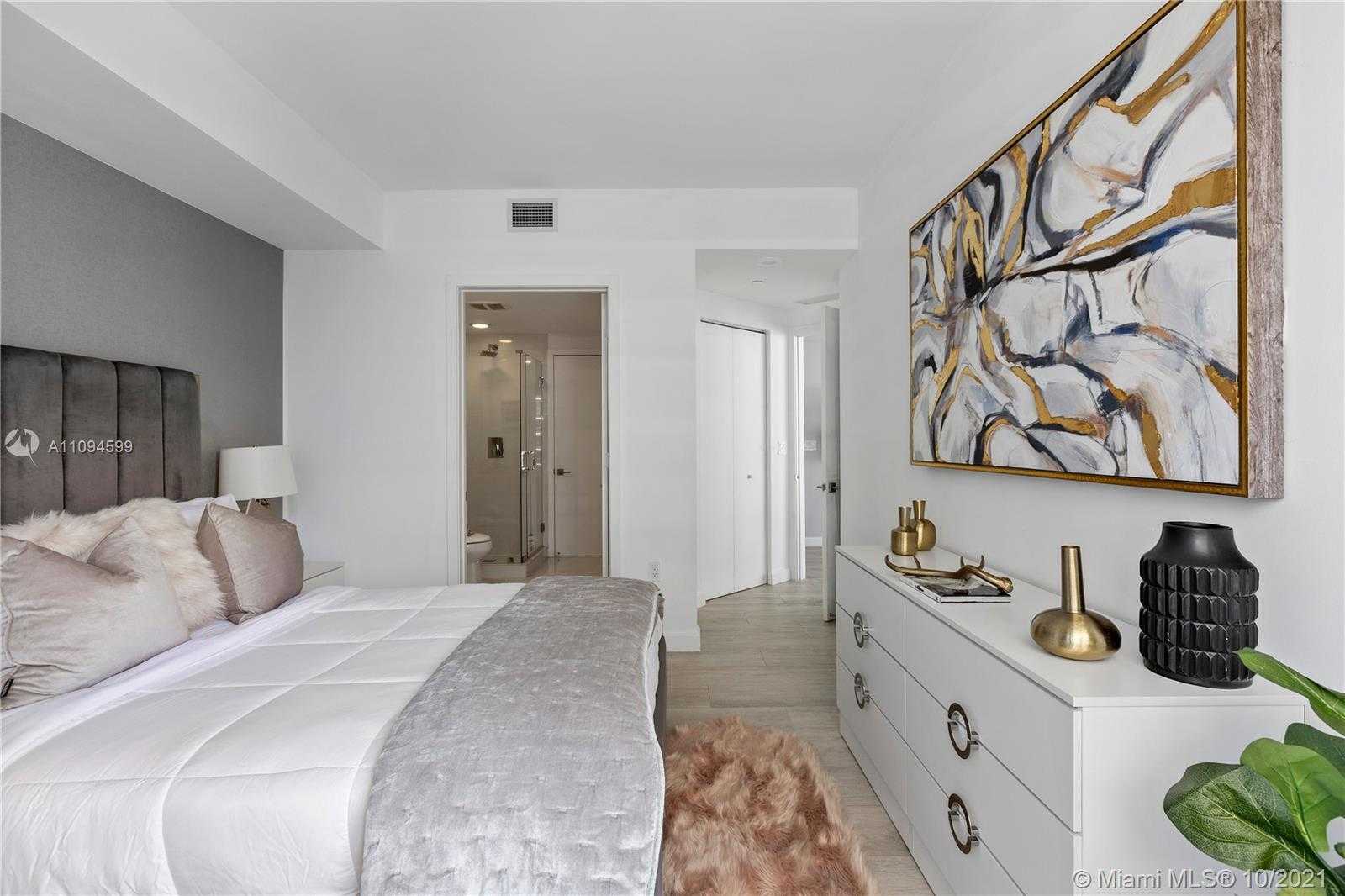 Small Image of 55 SOUTH WEST 9TH ST #3501, Miami Number 6