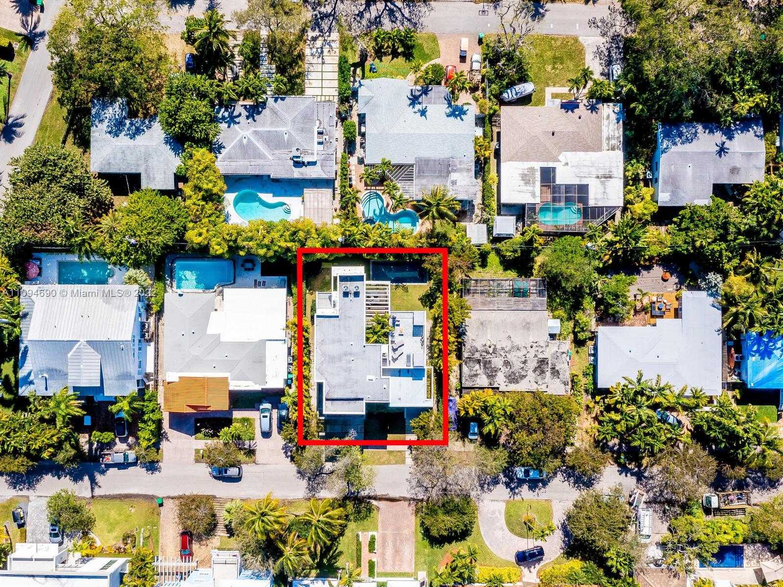 Small Image of 320 WEST HEATHER DR, Key Biscayne Number 10