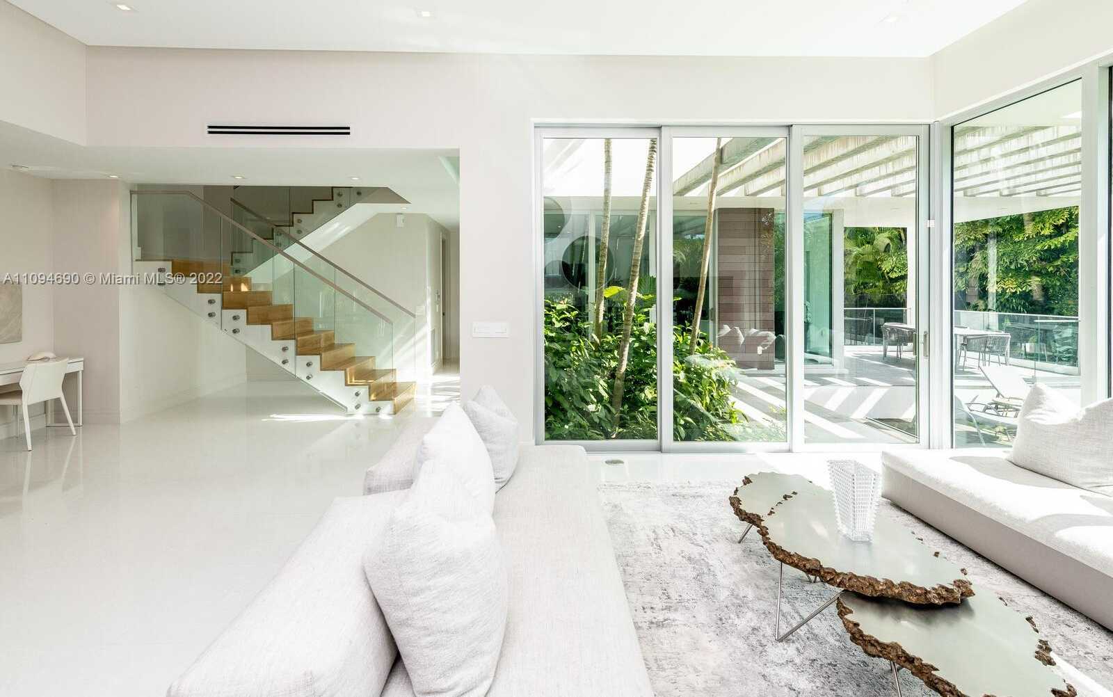 Small Image of 320 WEST HEATHER DR, Key Biscayne Number 12