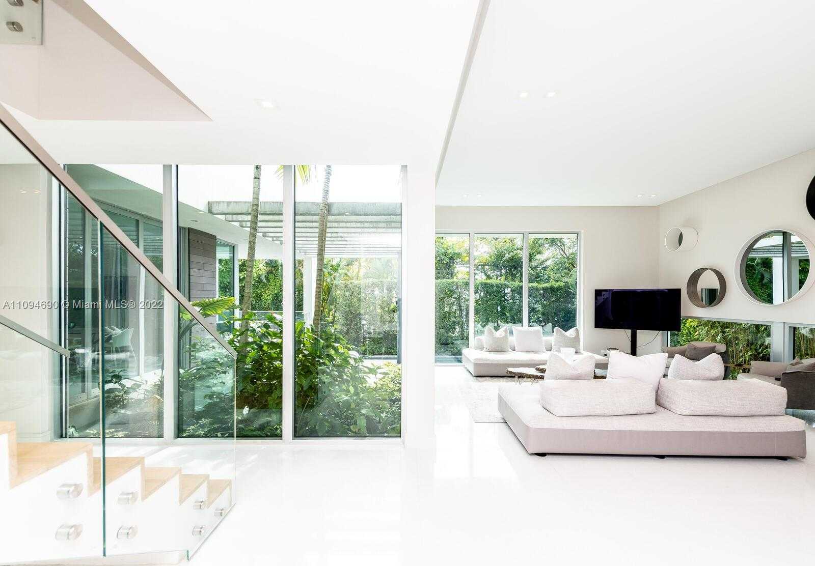 Small Image of 320 WEST HEATHER DR, Key Biscayne Number 14