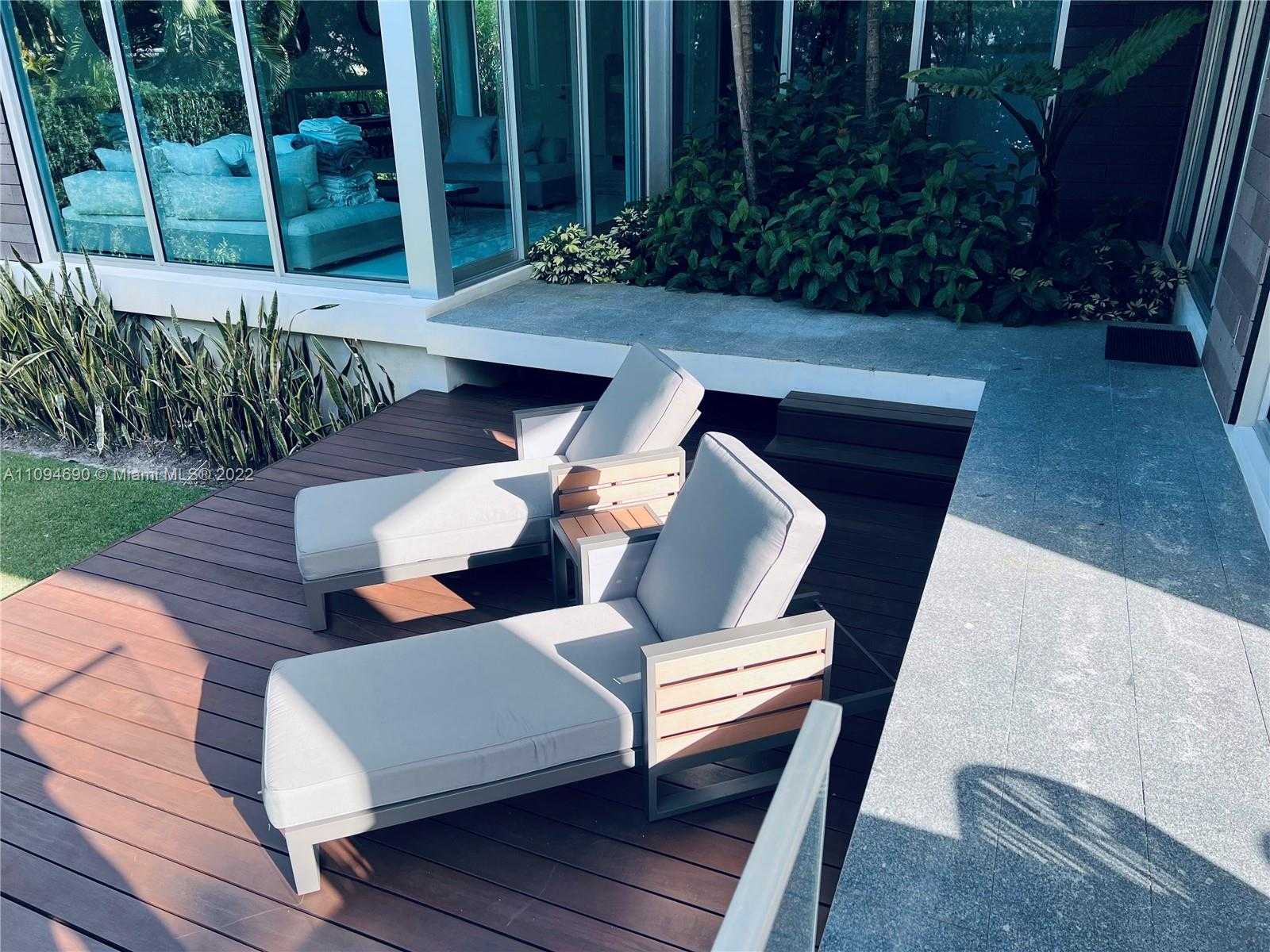 Small Image of 320 WEST HEATHER DR, Key Biscayne Number 6