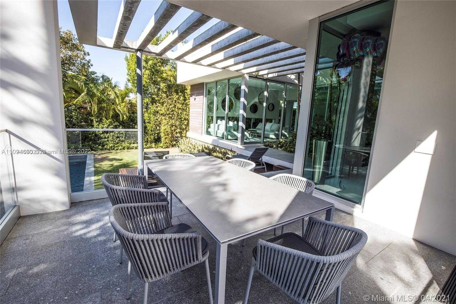 Small Image of 320 WEST HEATHER DR, Key Biscayne Number 7