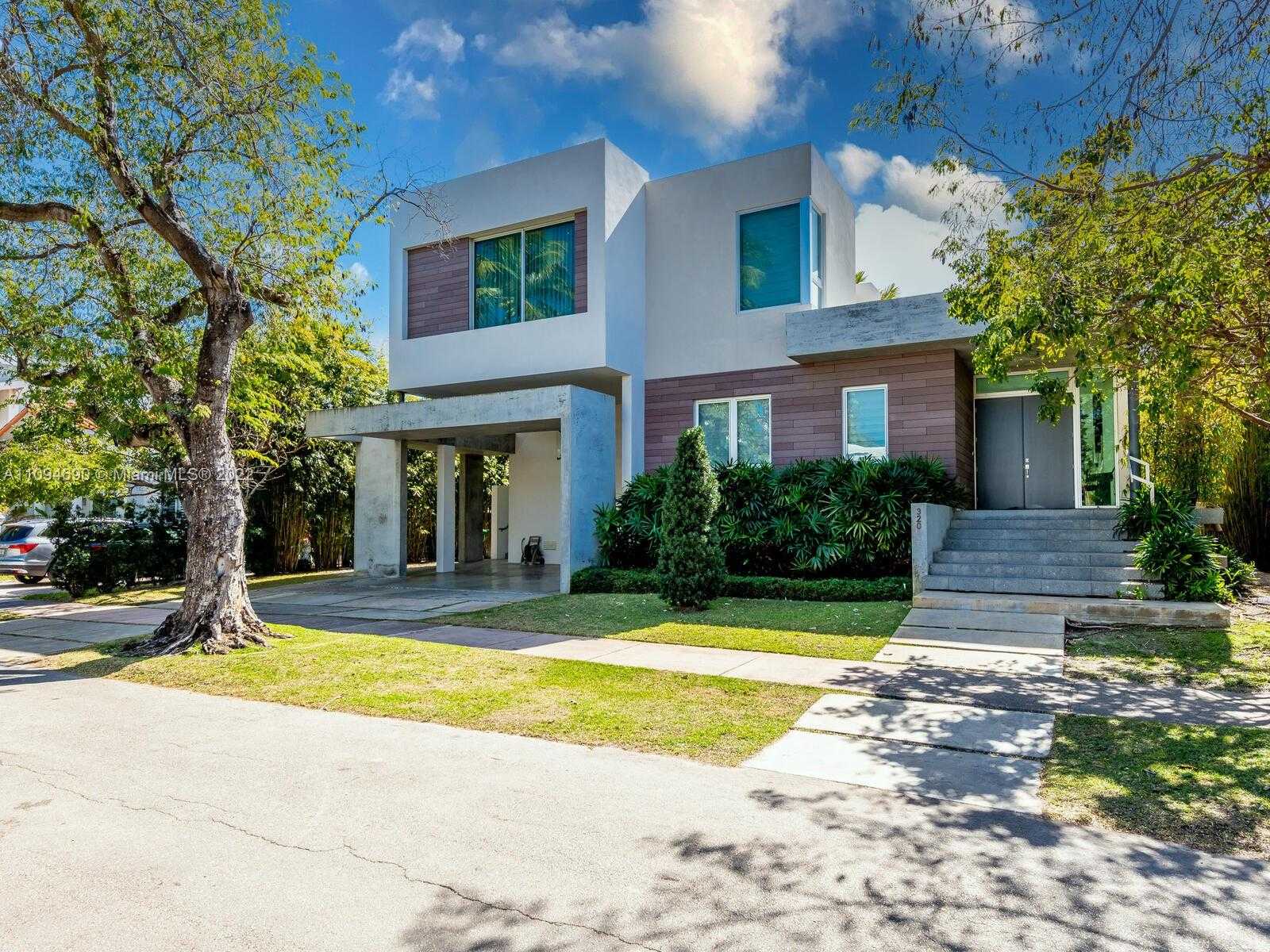 Small Image of 320 WEST HEATHER DR, Key Biscayne Number 9