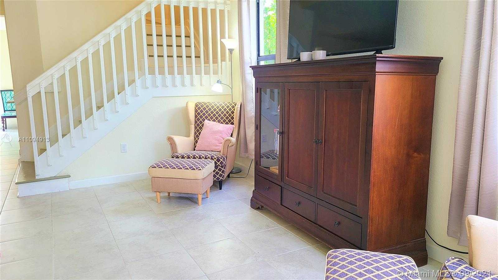 Small Image of 10436 WEST 34TH CT, Hialeah Number 14