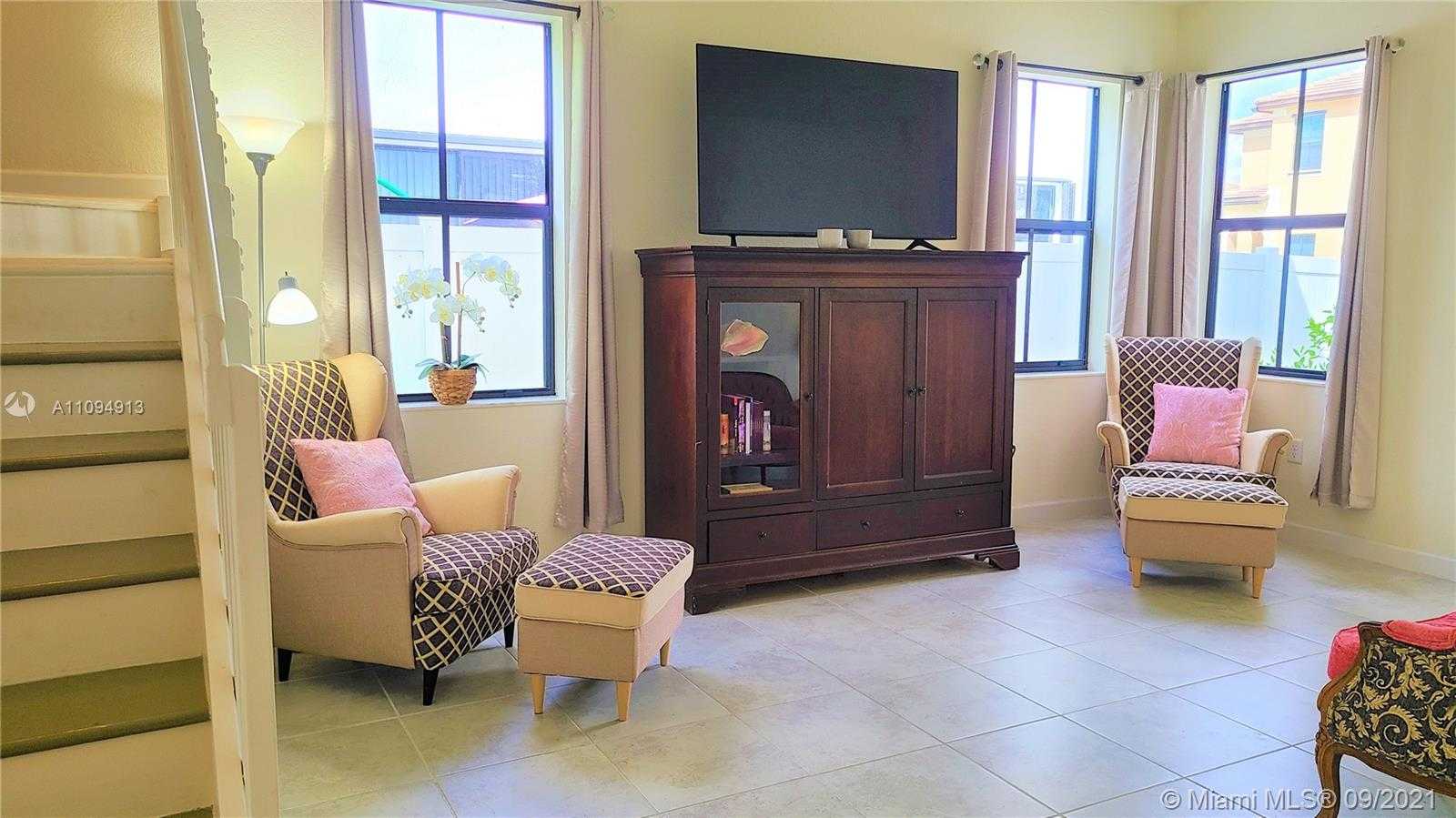 Small Image of 10436 WEST 34TH CT, Hialeah Number 16